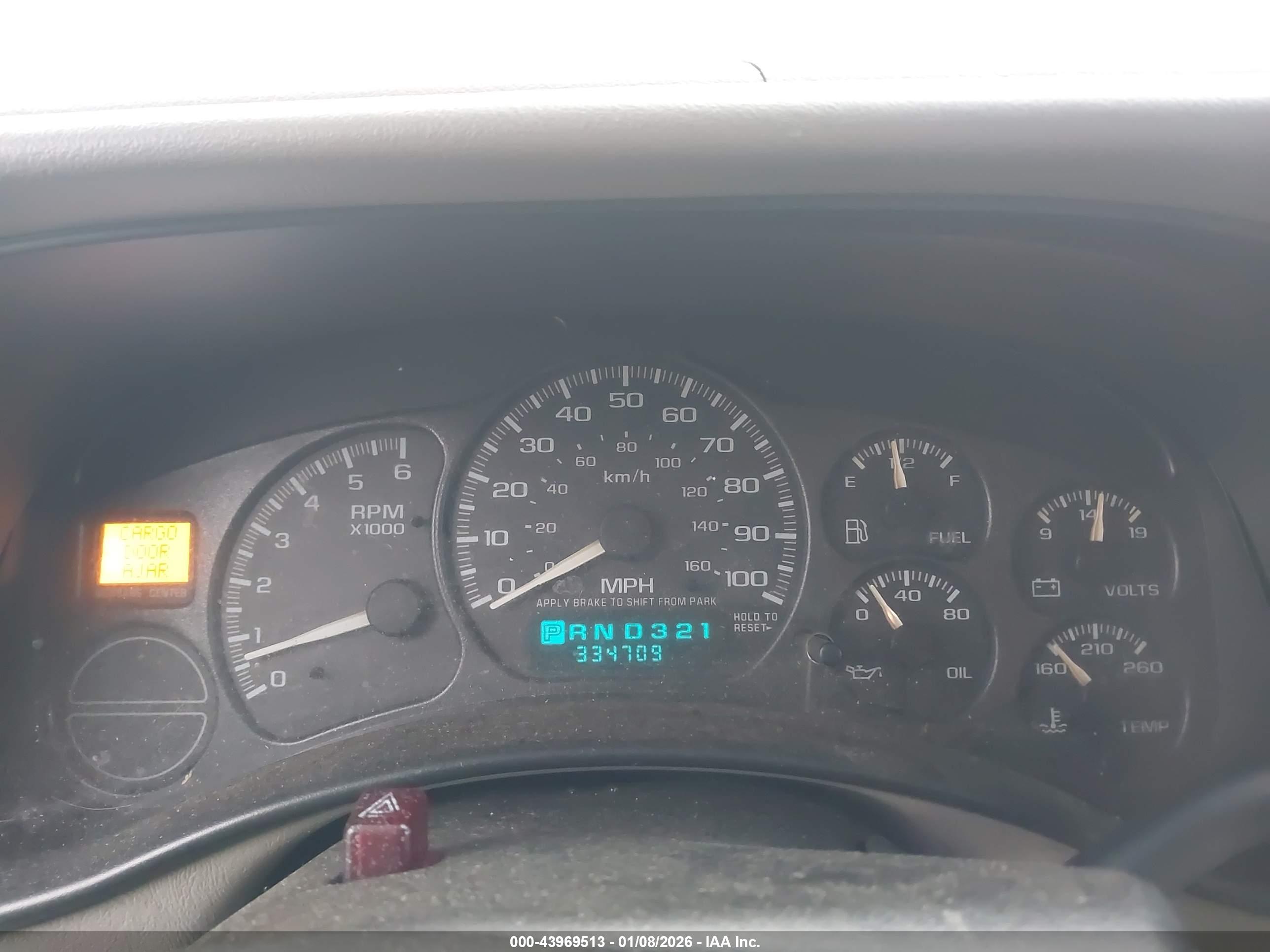 CHEVROLET SUBURBAN image 7