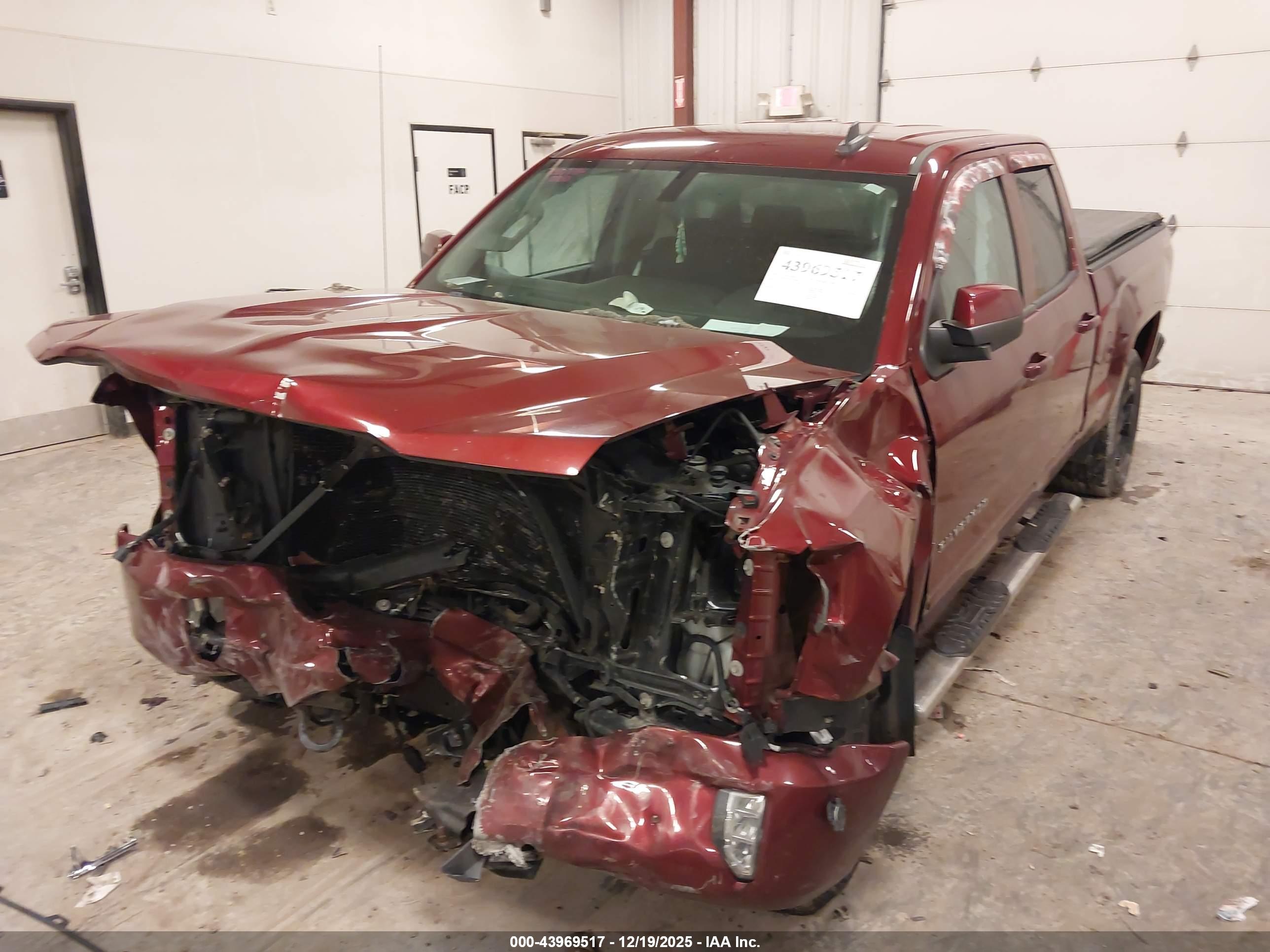 CHEVROLET SILVERADO image 2