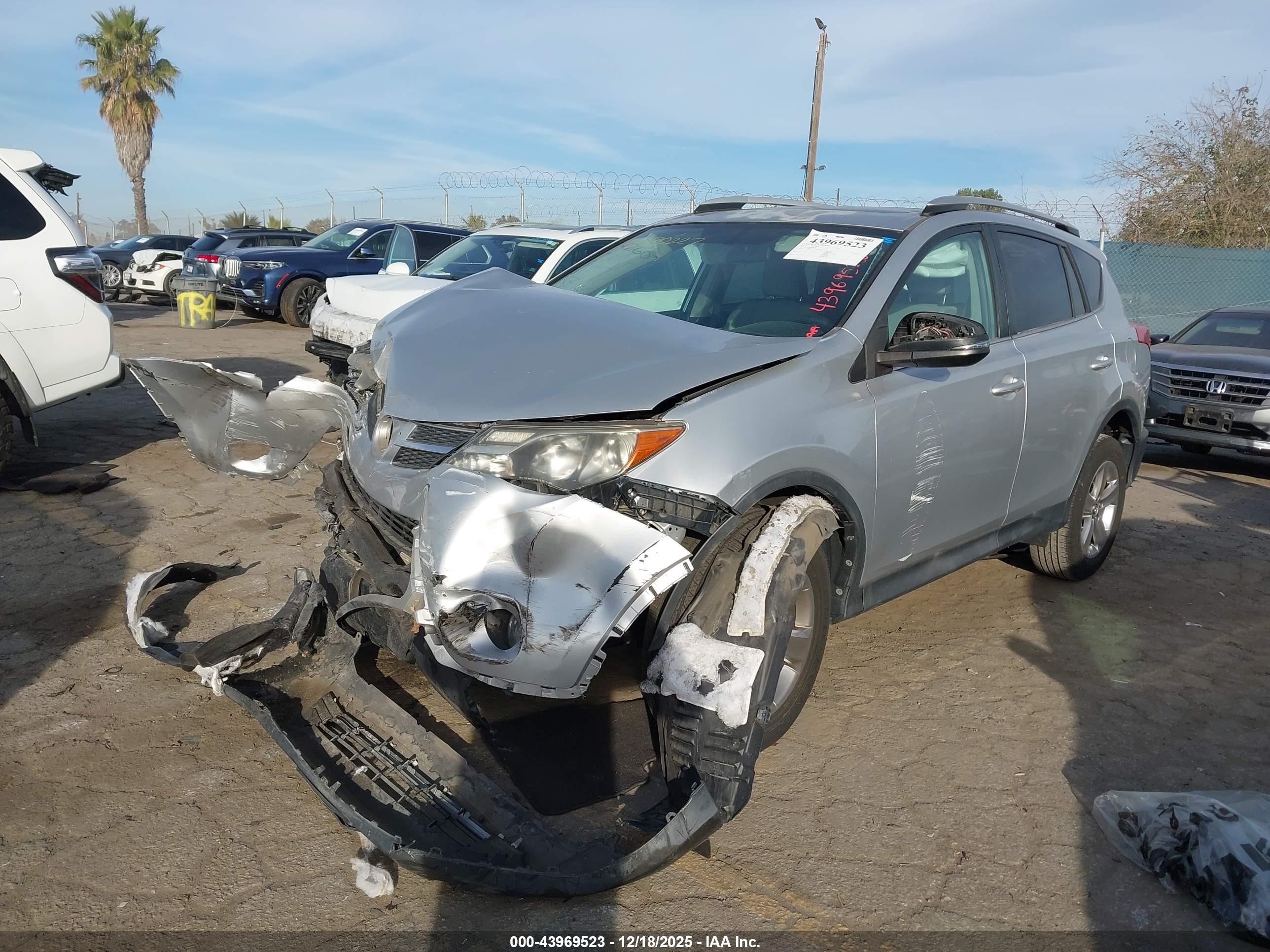 TOYOTA RAV4 image 2
