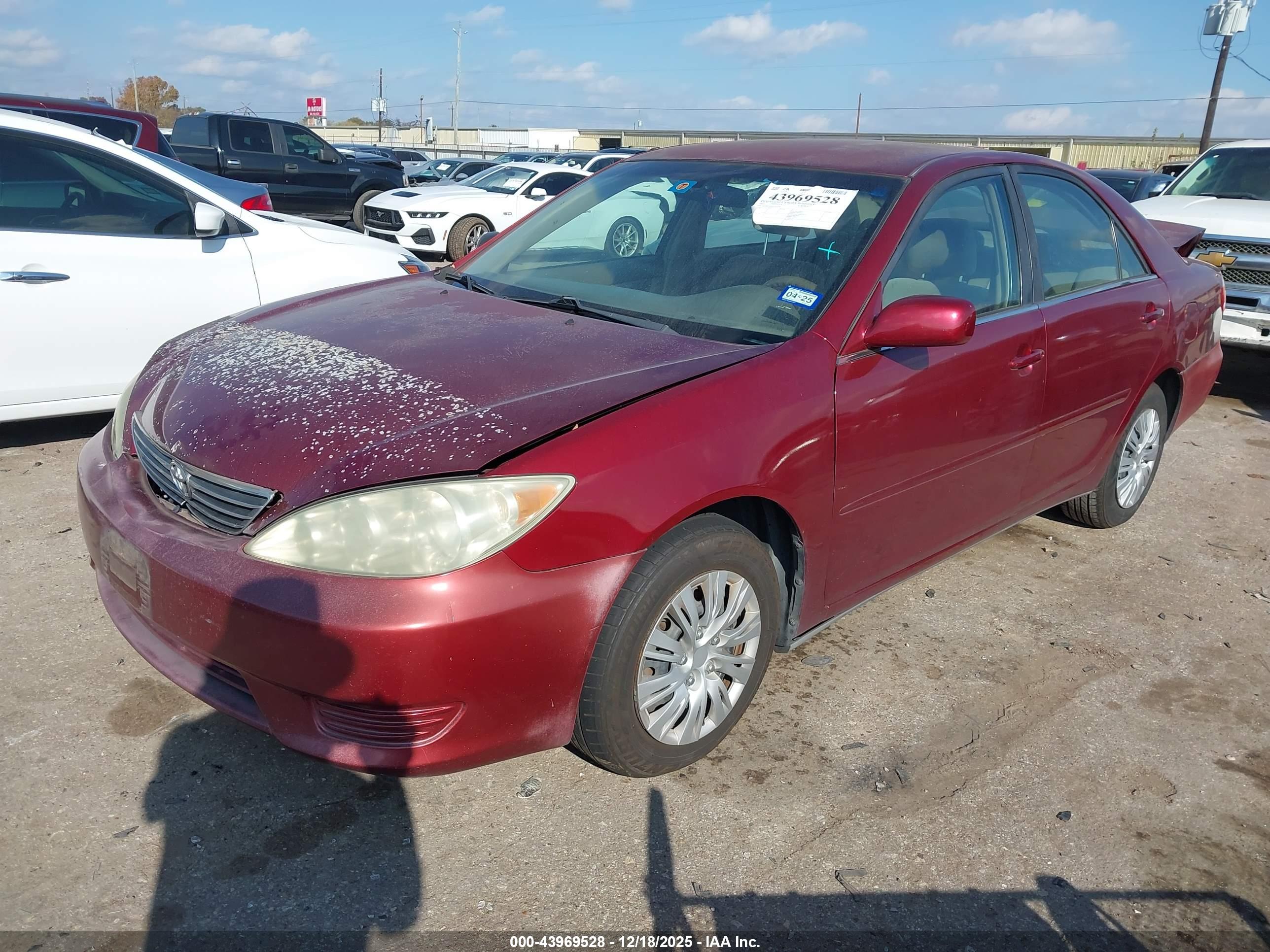 TOYOTA CAMRY image 2