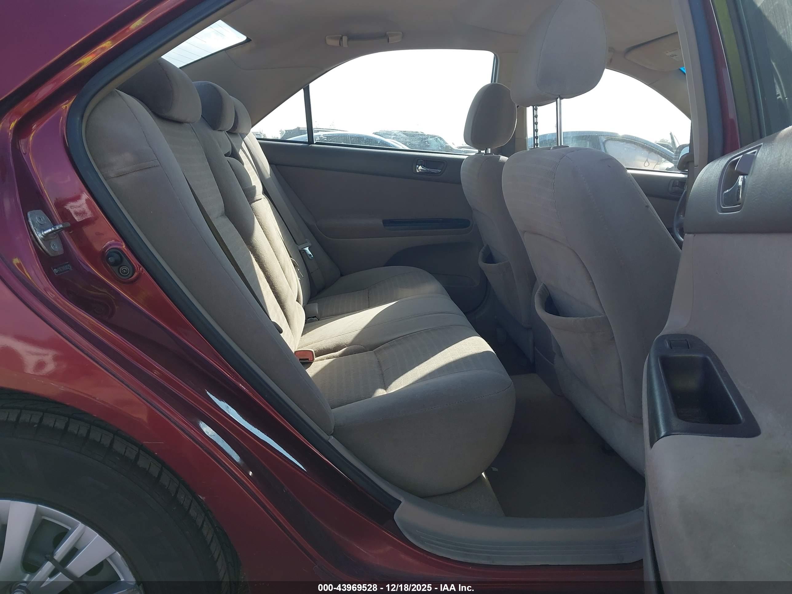 TOYOTA CAMRY image 8