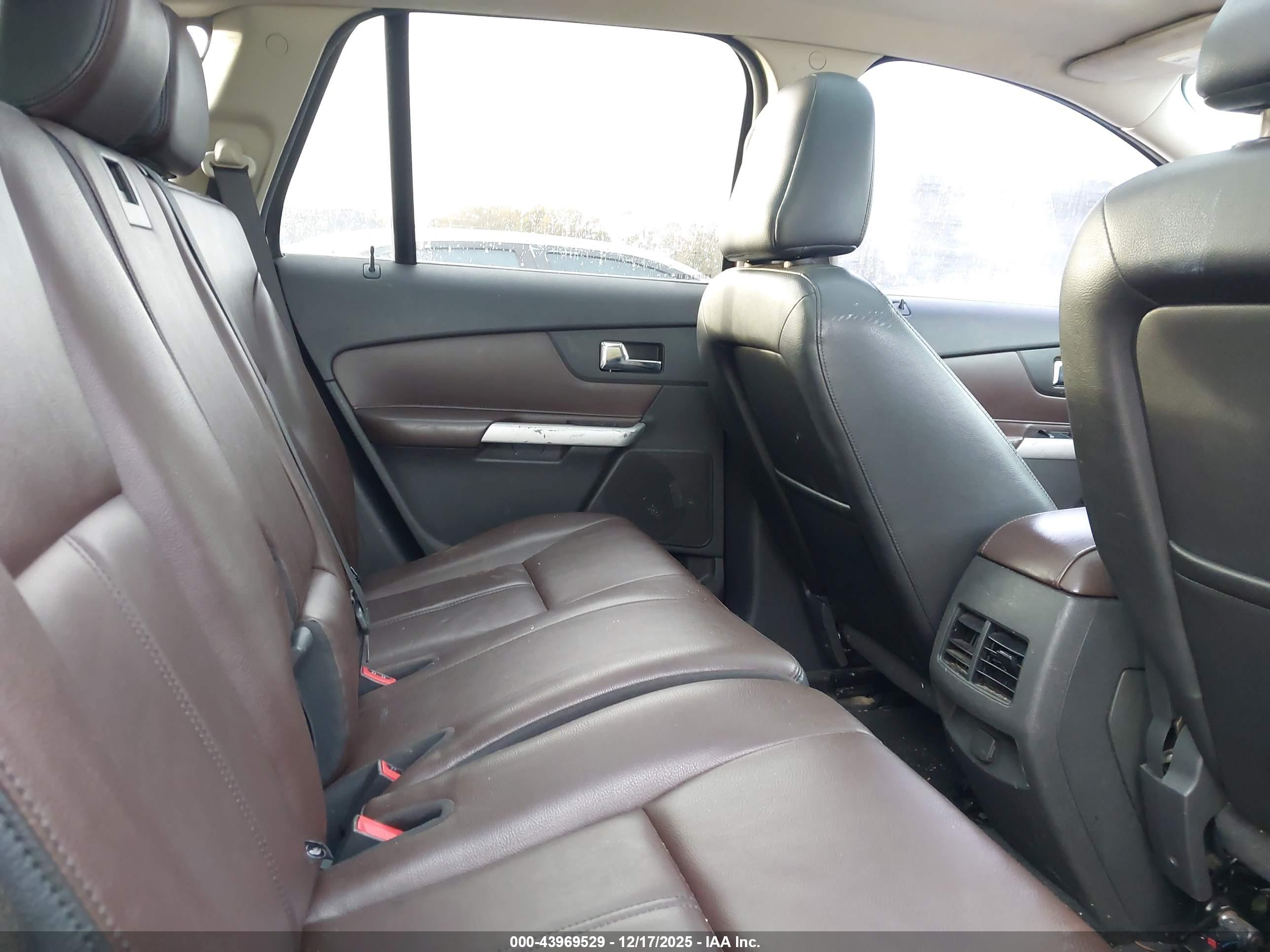 FORD EDGE image 8