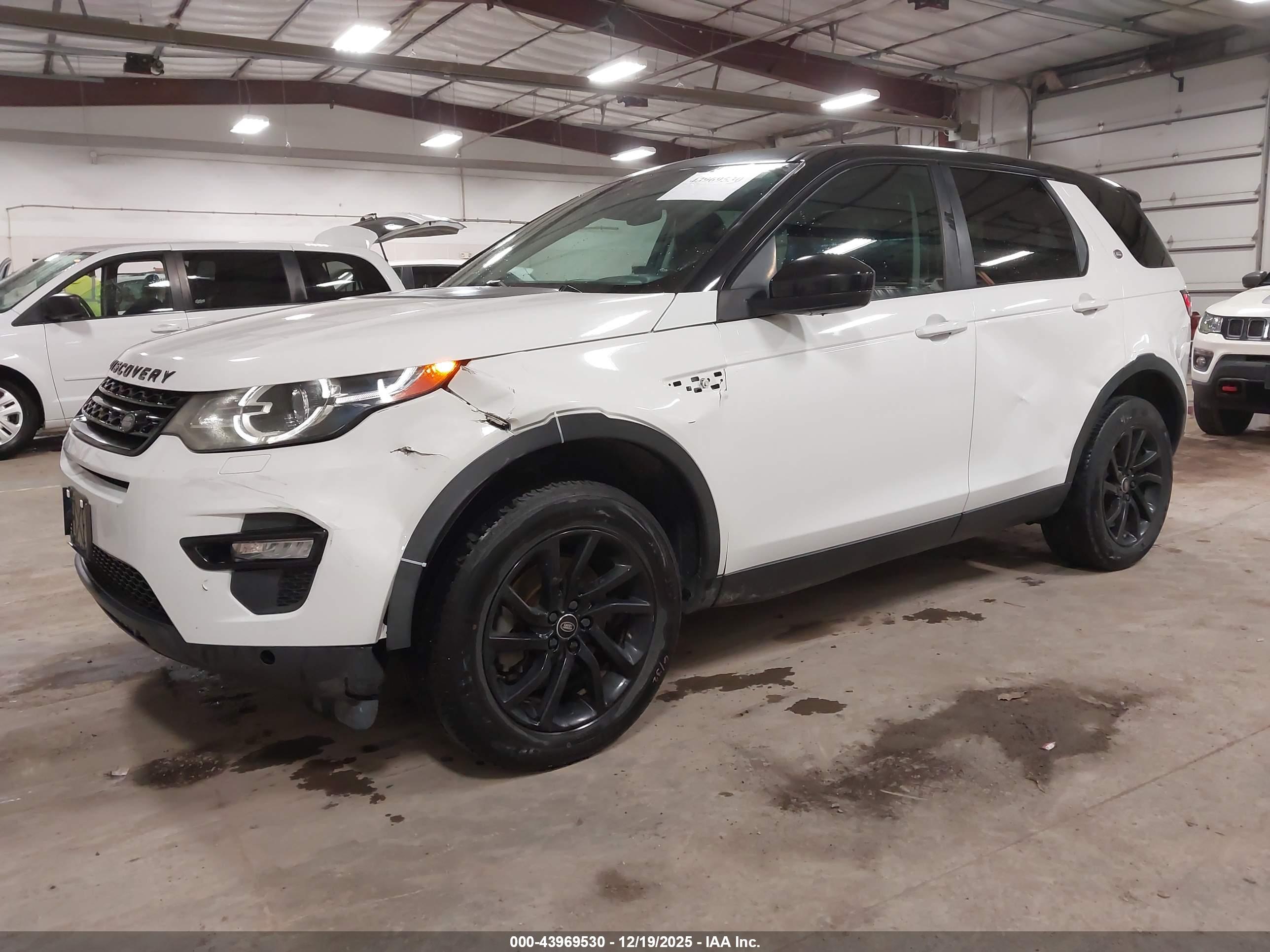 LAND ROVER image 2