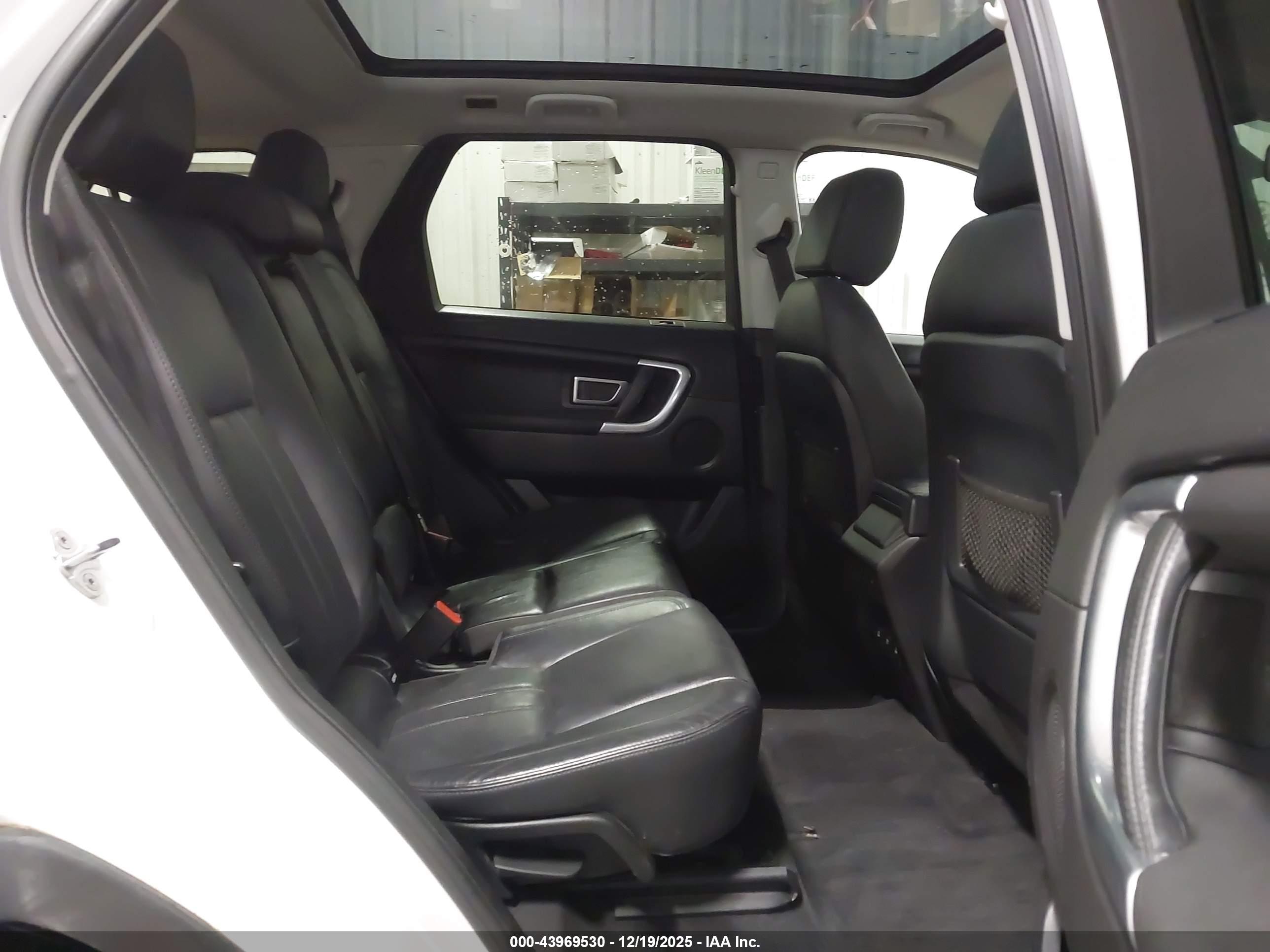 LAND ROVER image 8