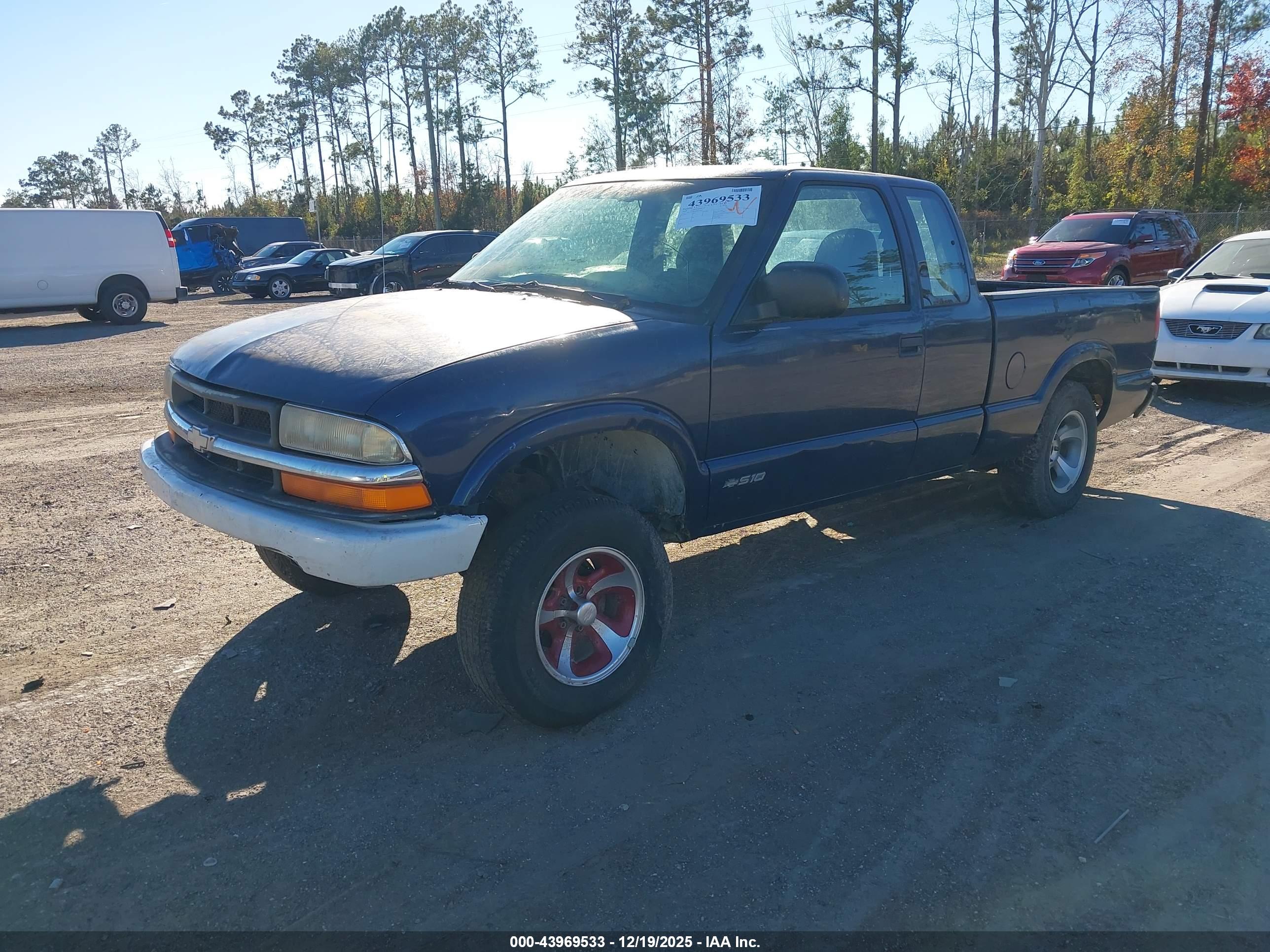 CHEVROLET S-10 image 2