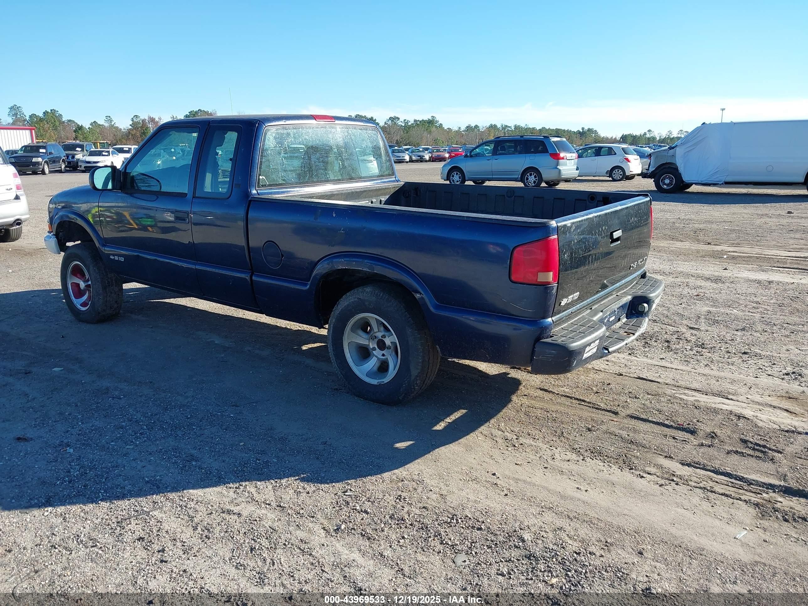 CHEVROLET S-10 image 3