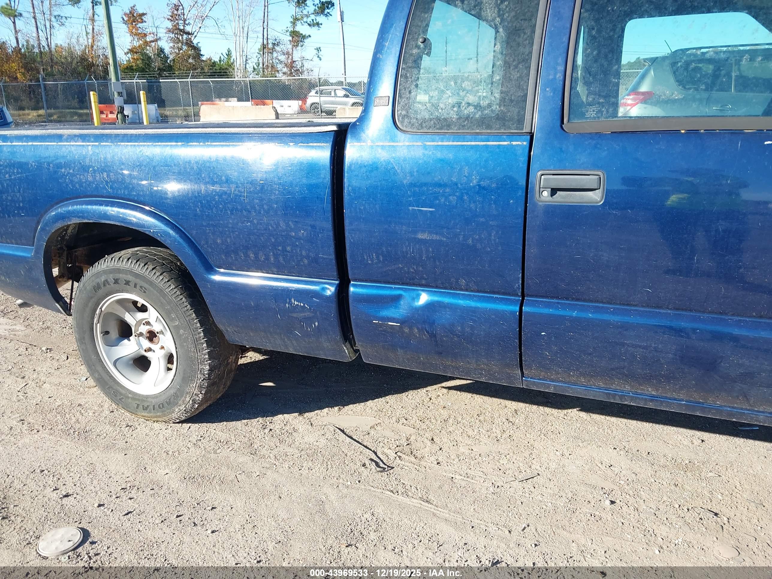 CHEVROLET S-10 image 6