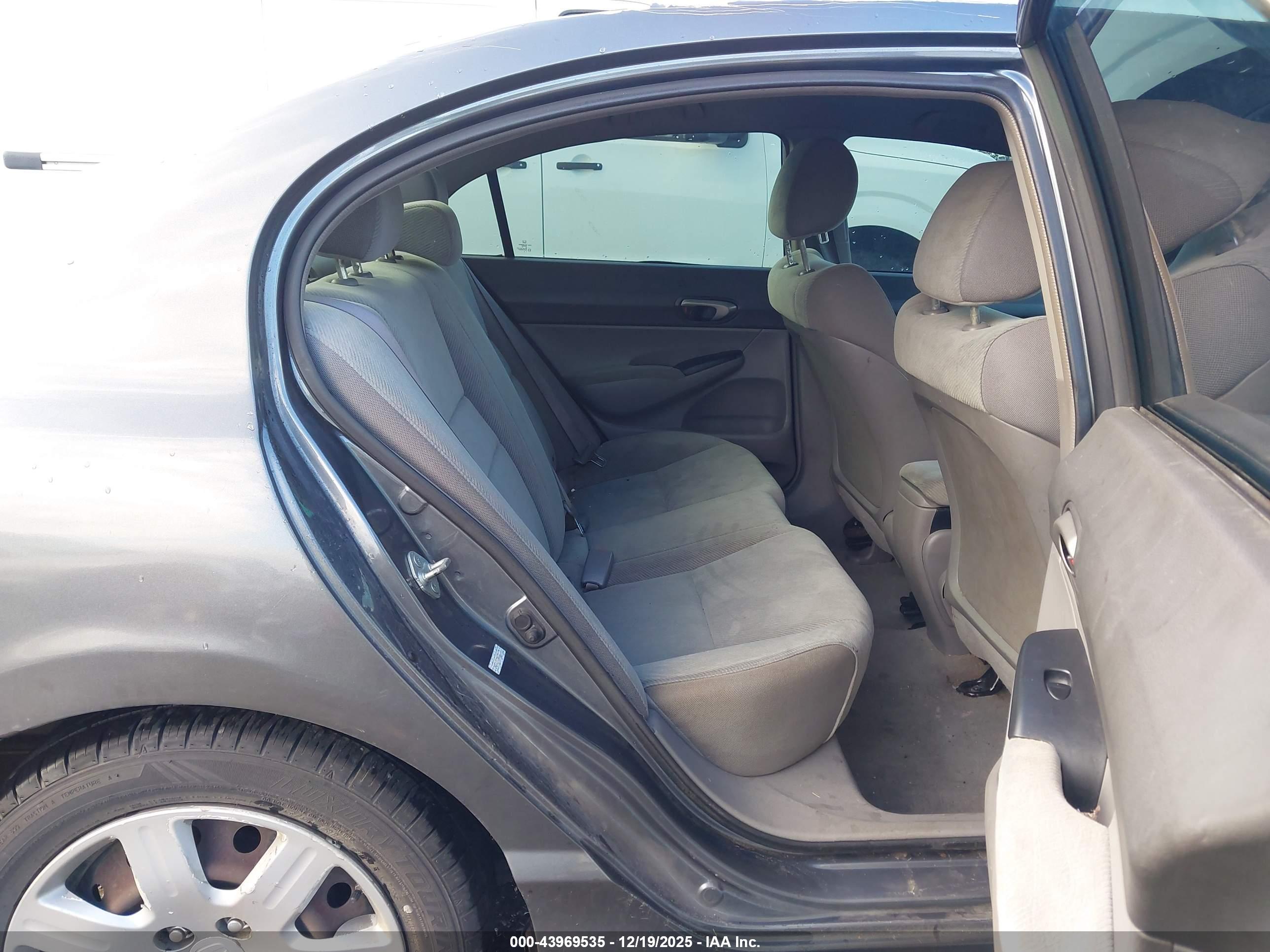 HONDA CIVIC image 8