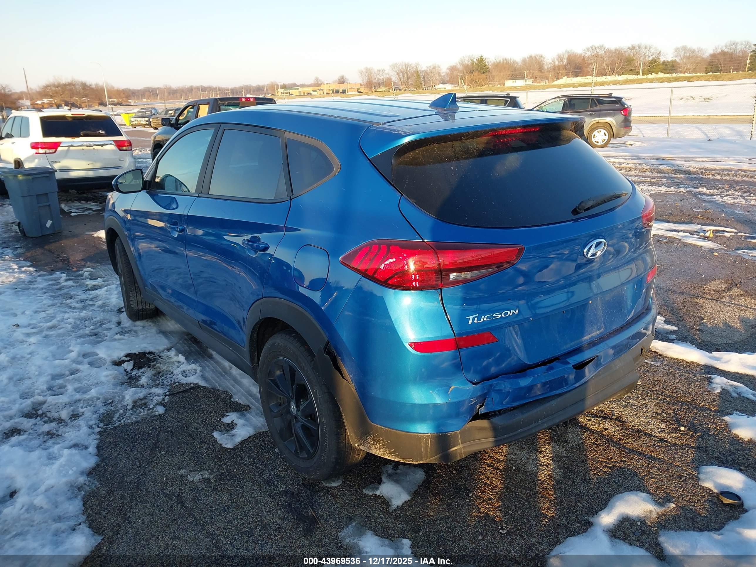 HYUNDAI TUCSON image 3