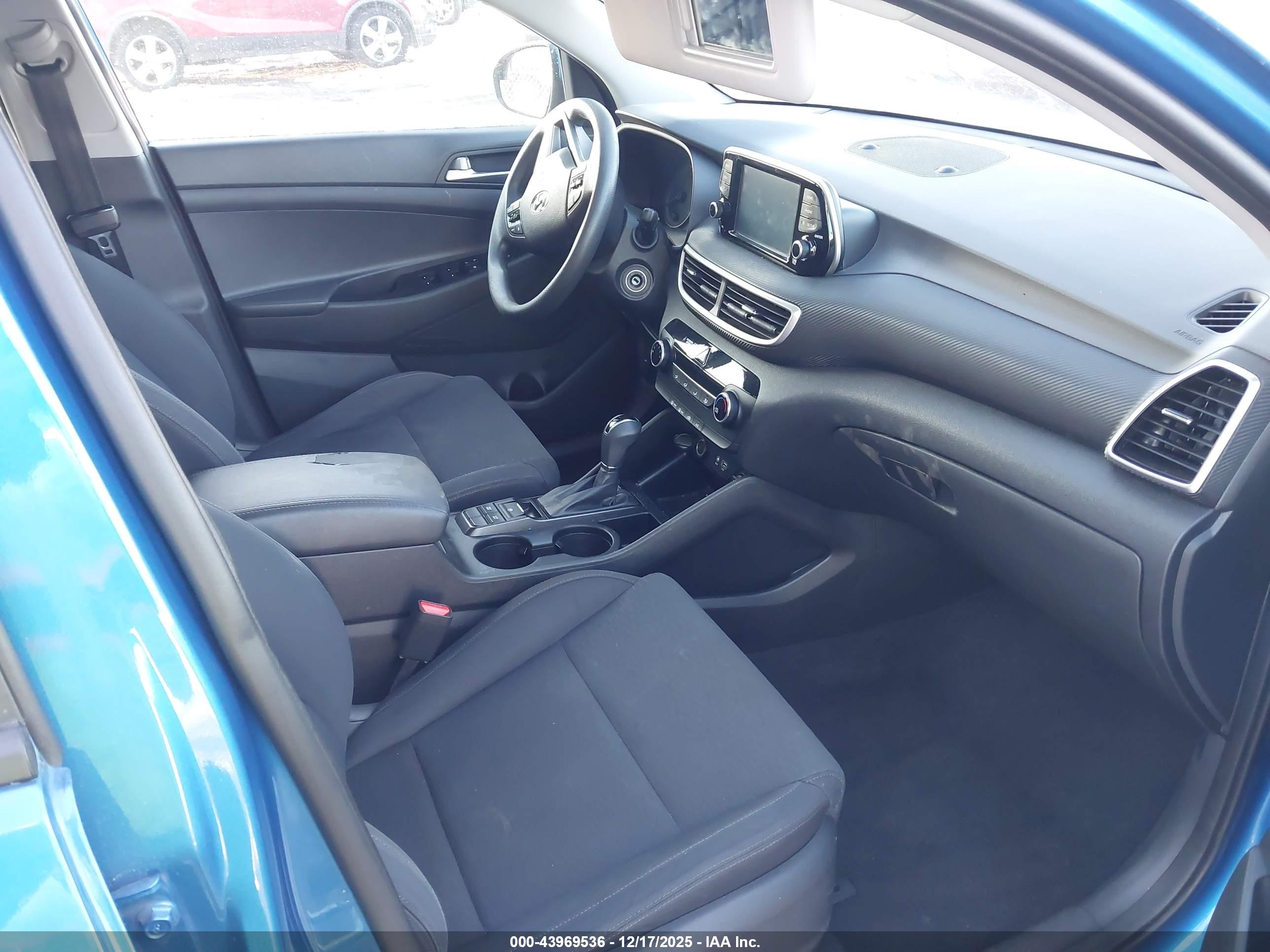 HYUNDAI TUCSON image 5