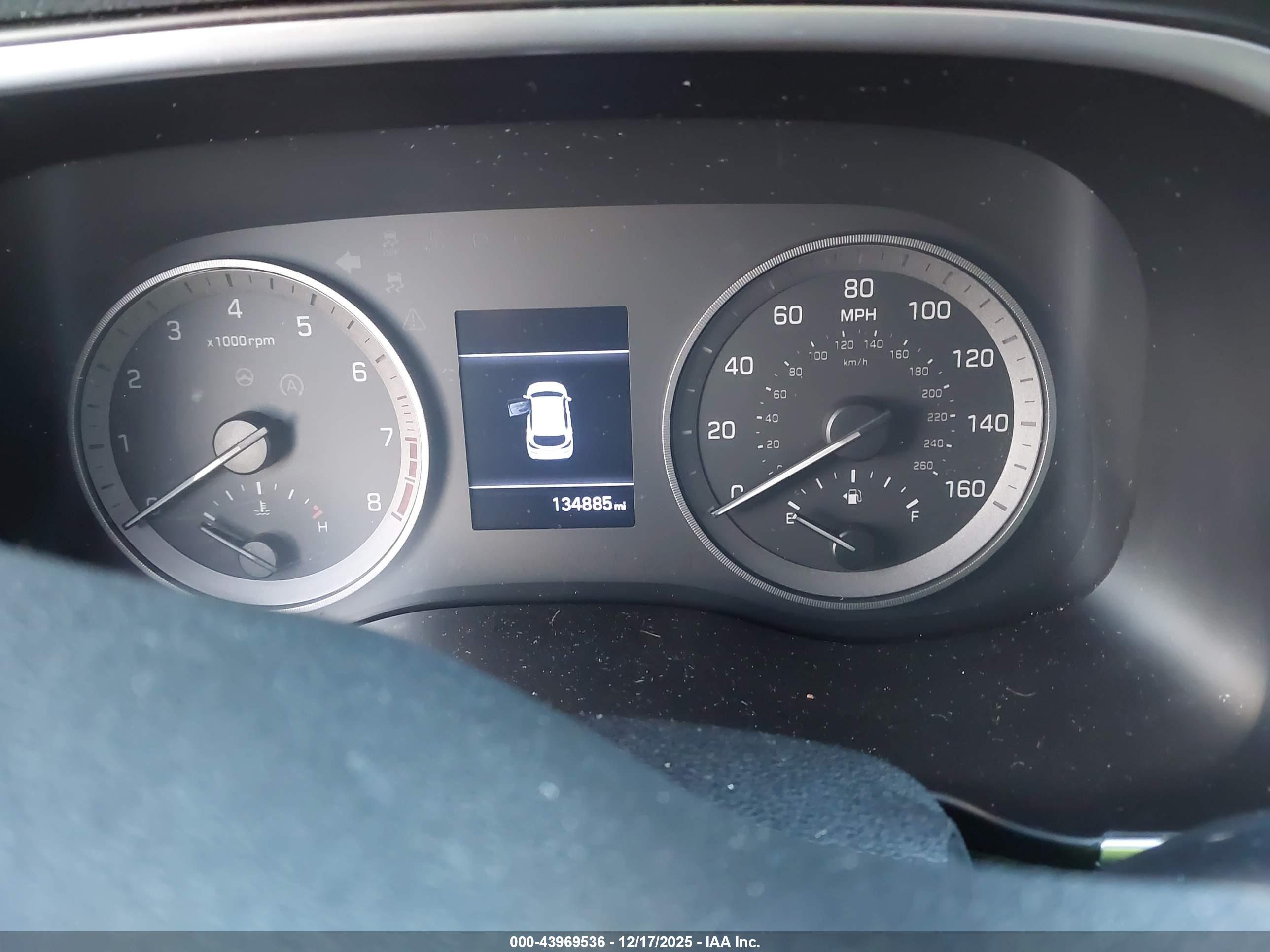 HYUNDAI TUCSON image 7