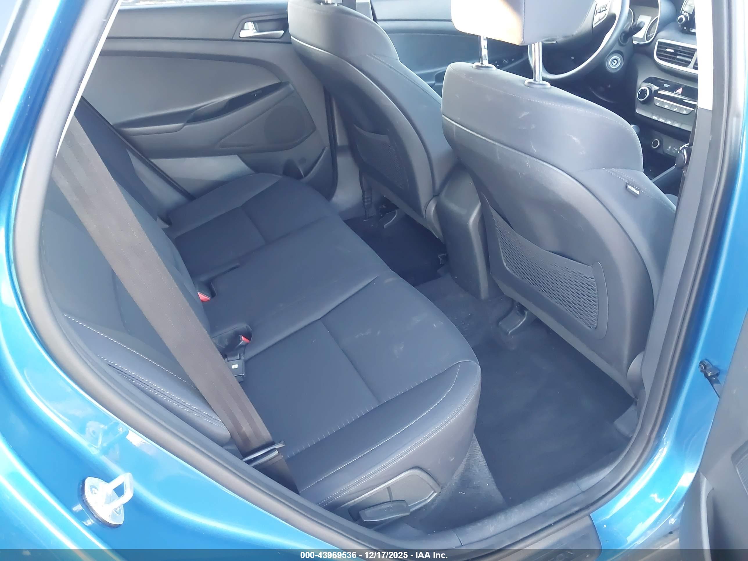 HYUNDAI TUCSON image 8