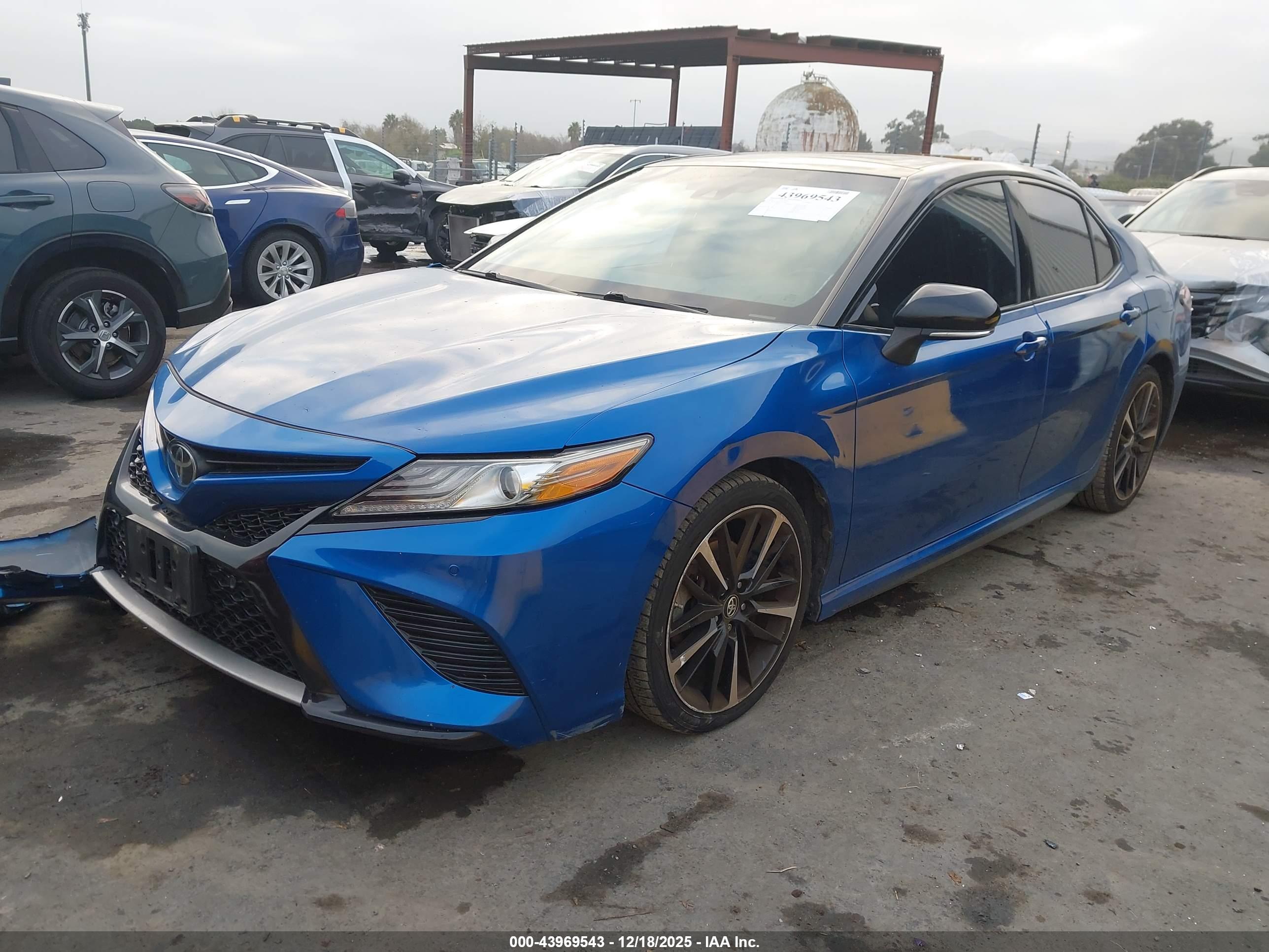 TOYOTA CAMRY image 2