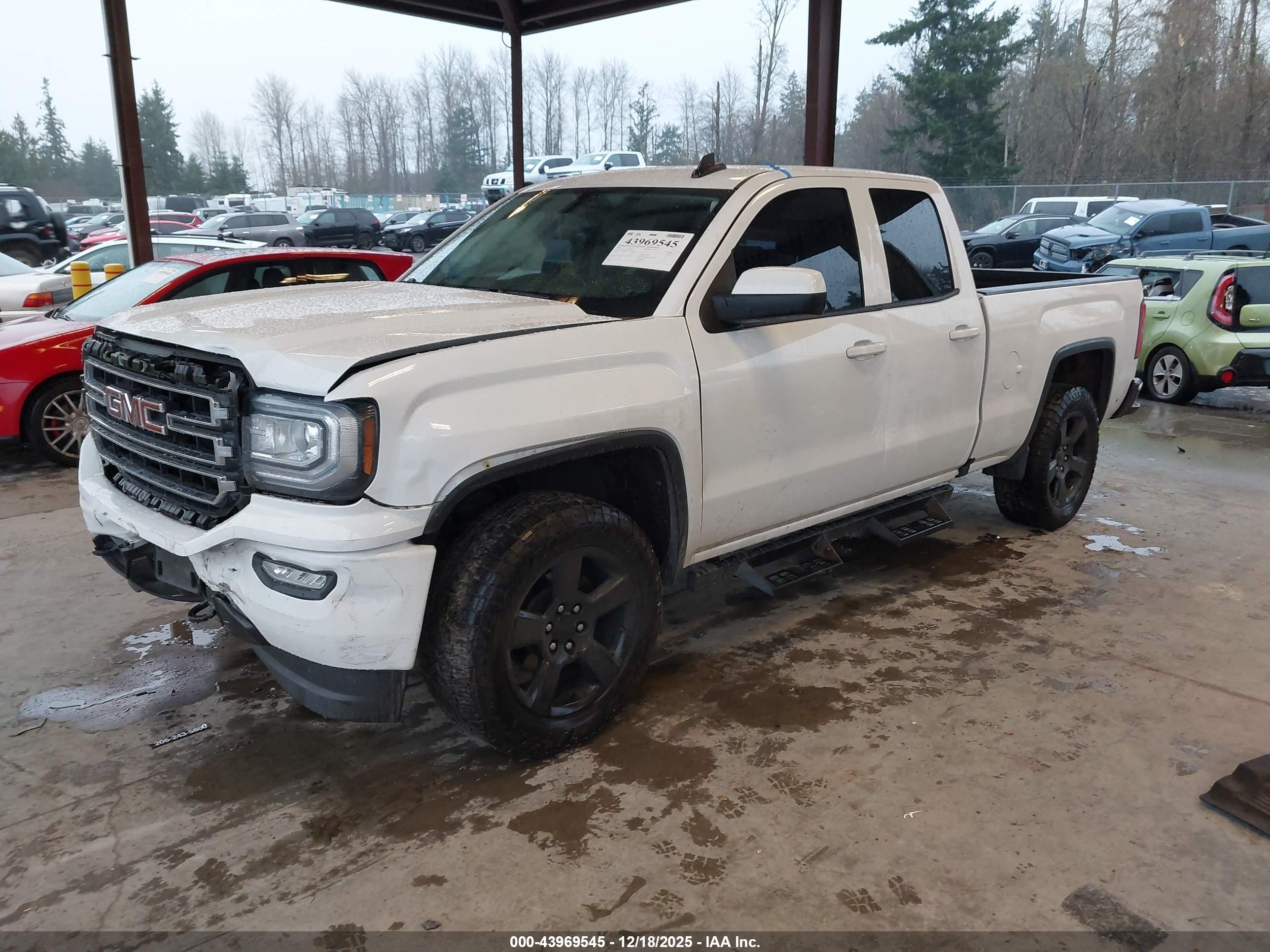 GMC SIERRA image 2