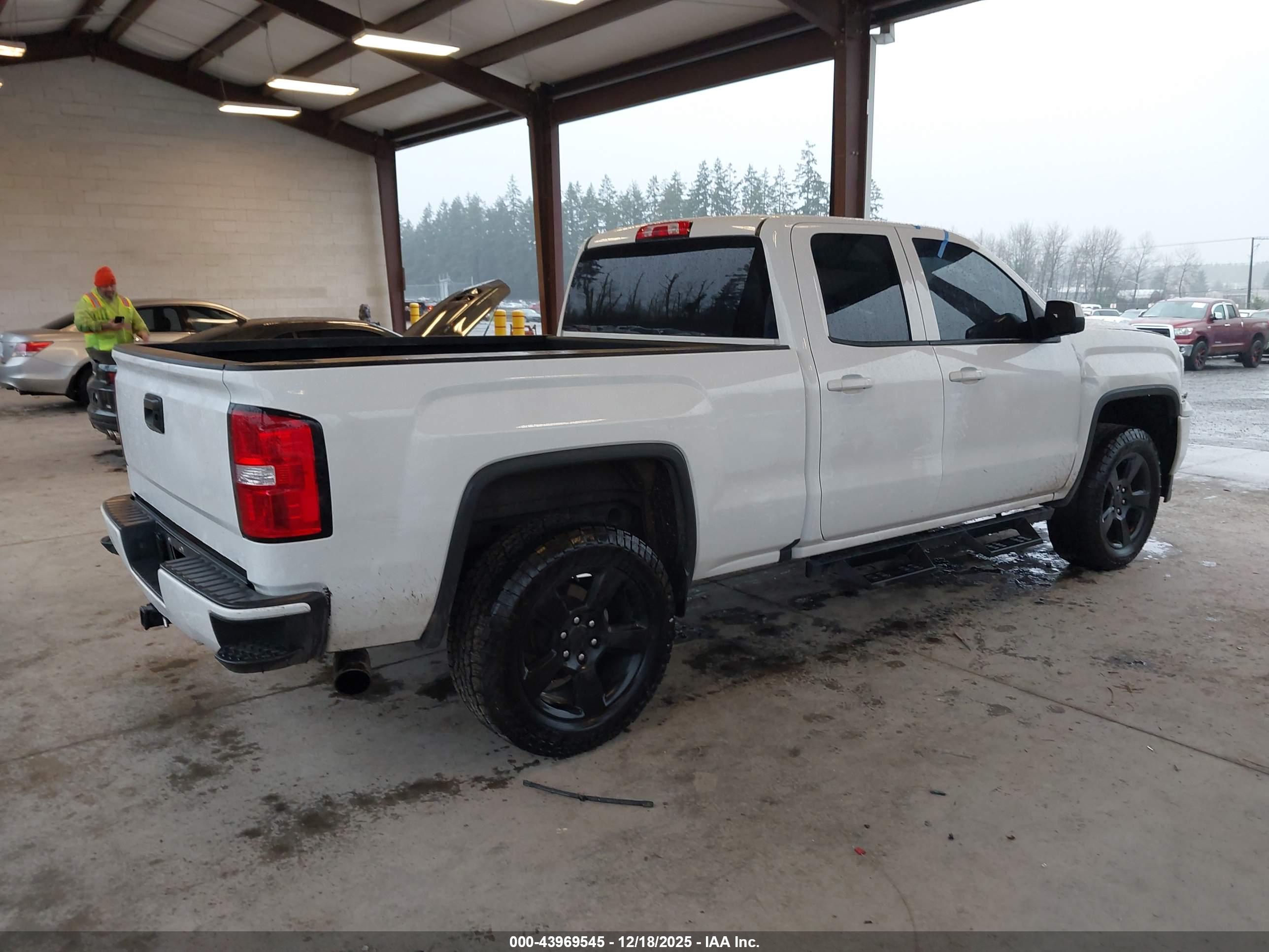 GMC SIERRA image 4