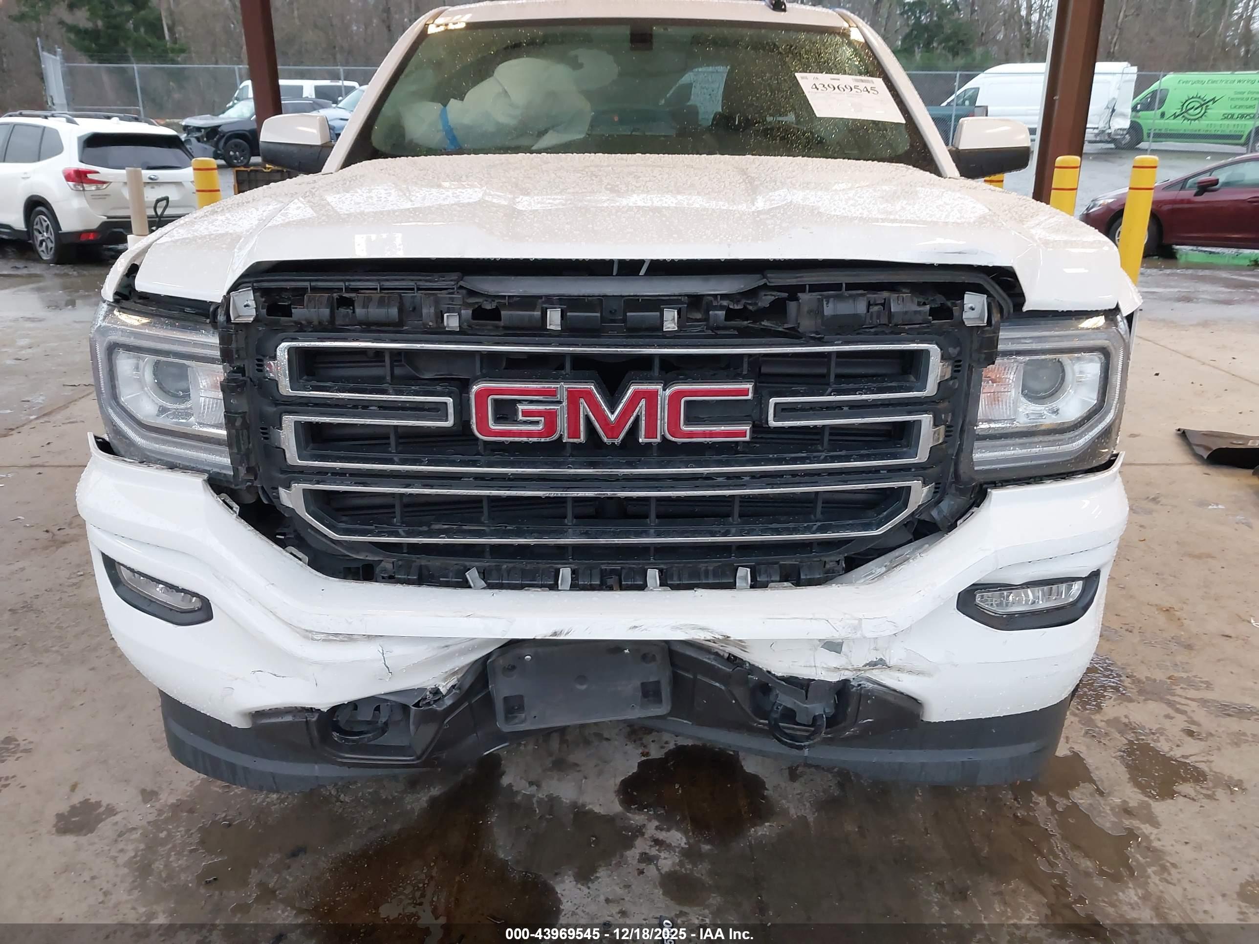 GMC SIERRA image 6