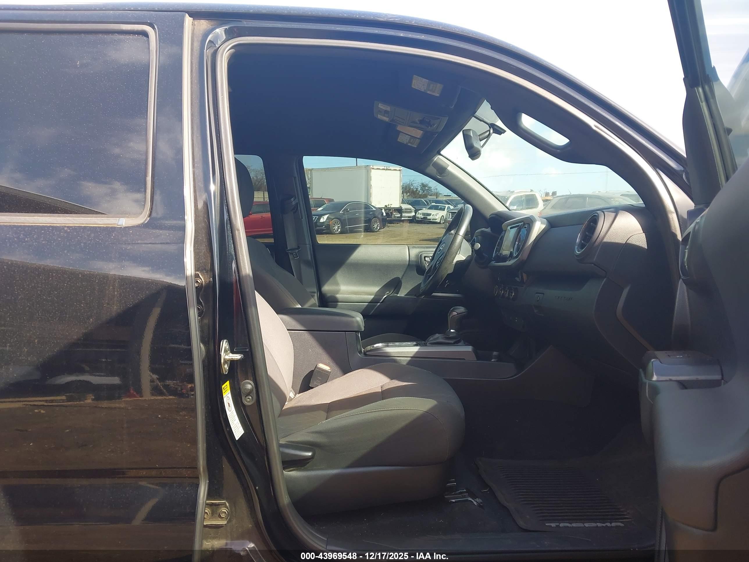 TOYOTA TACOMA image 5