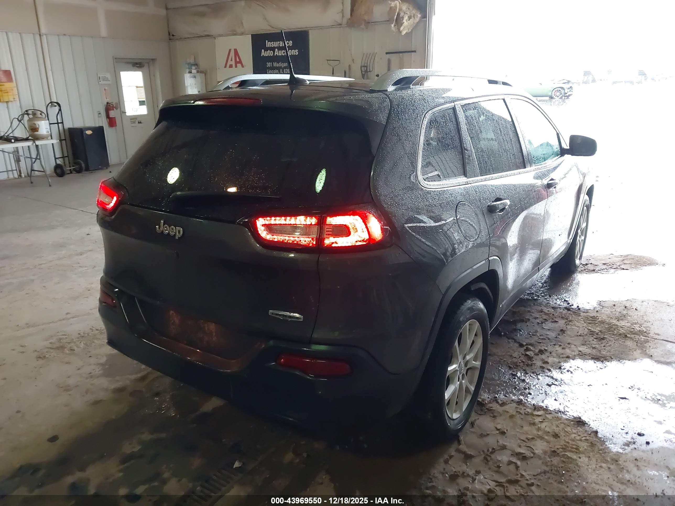 JEEP CHEROKEE image 4