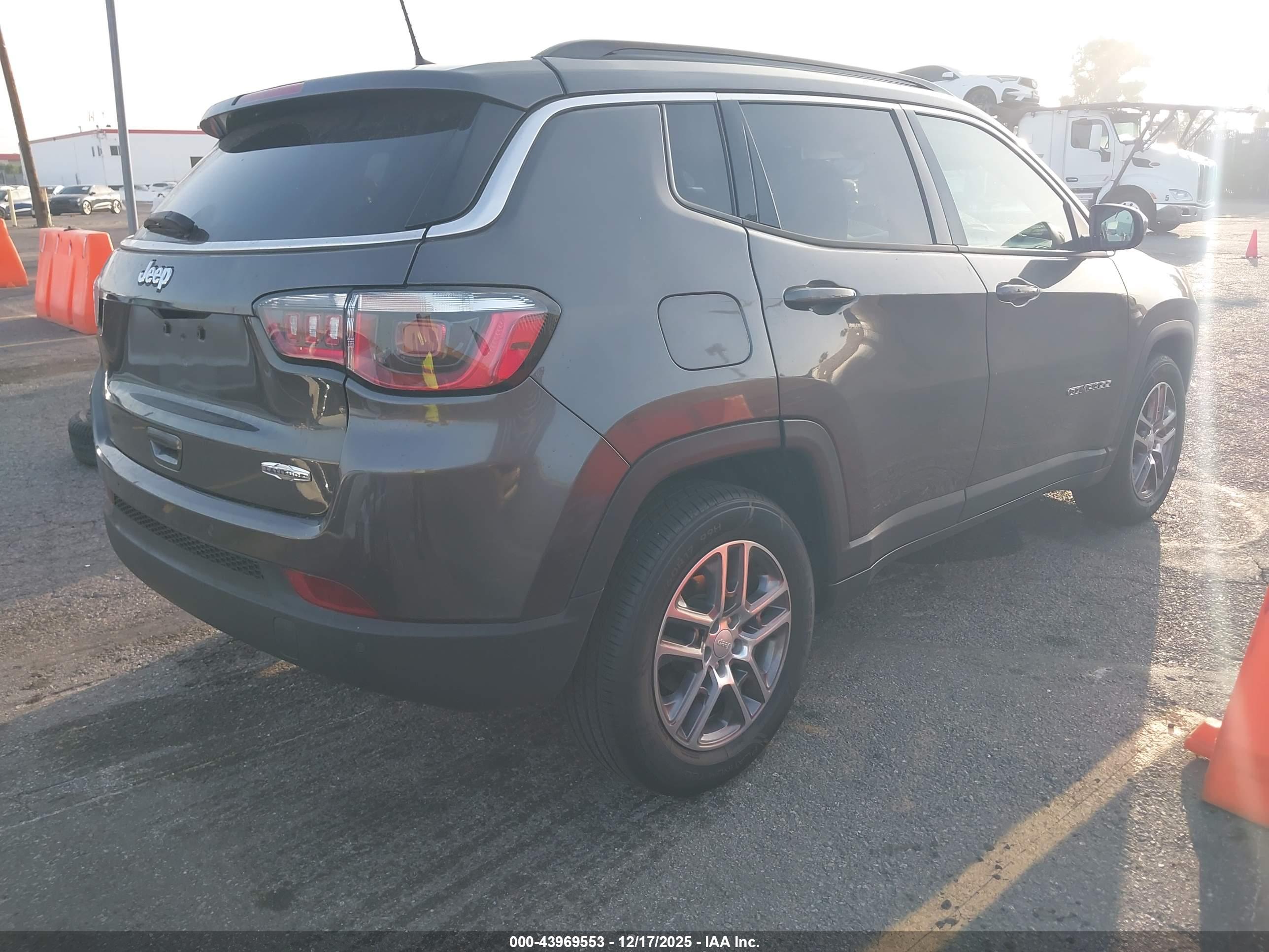 JEEP COMPASS image 4