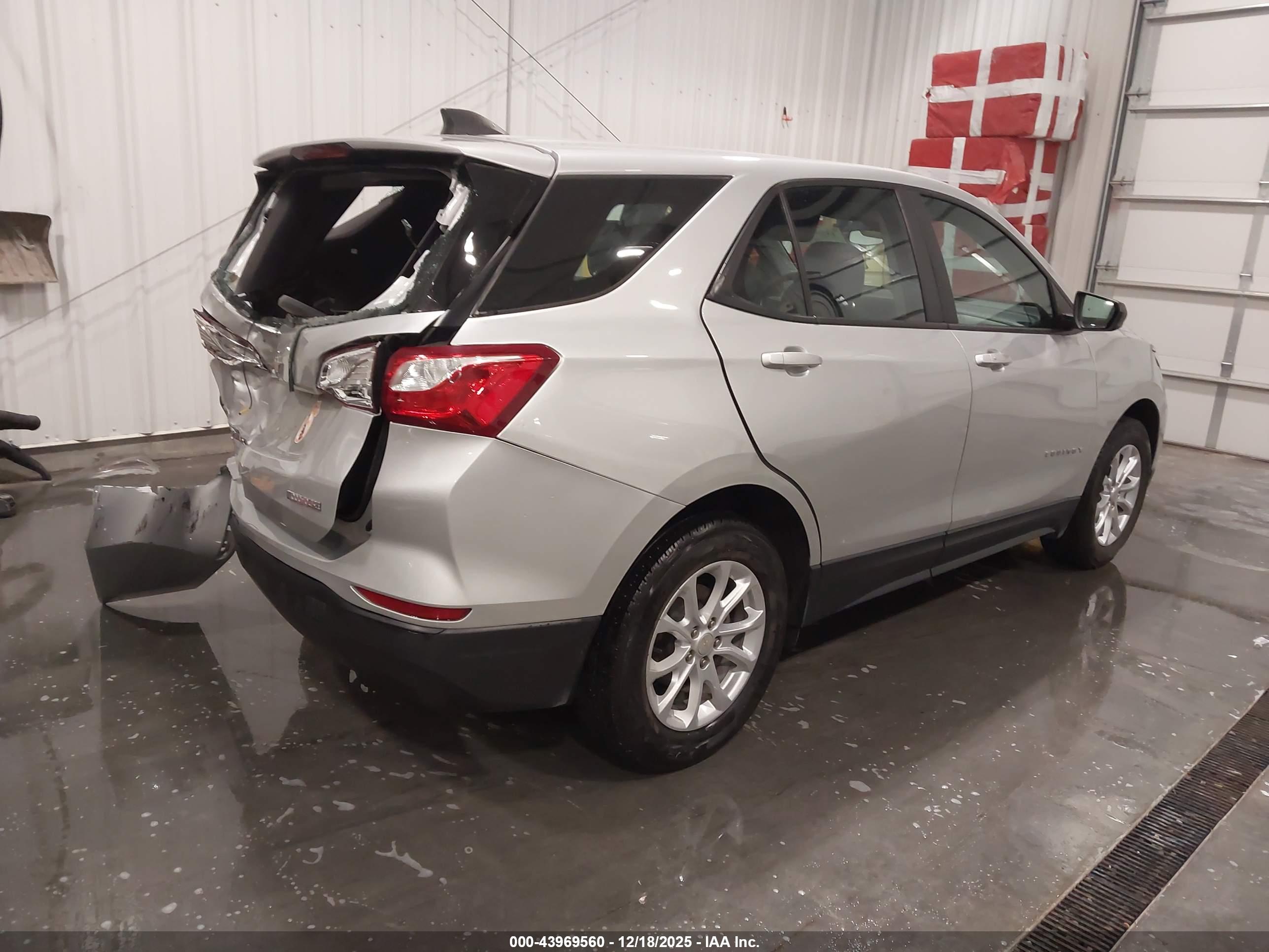 CHEVROLET EQUINOX image 4