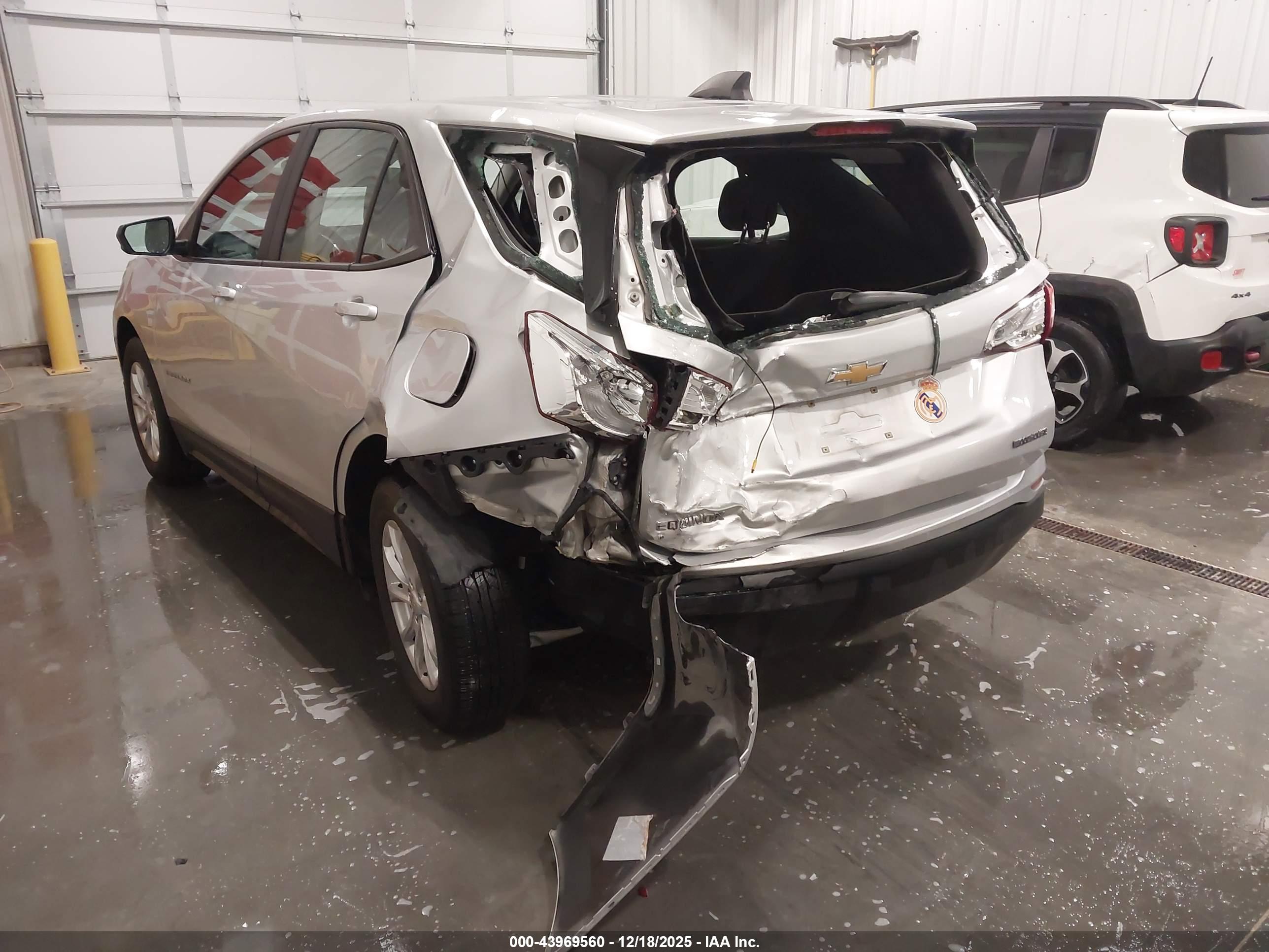 CHEVROLET EQUINOX image 6