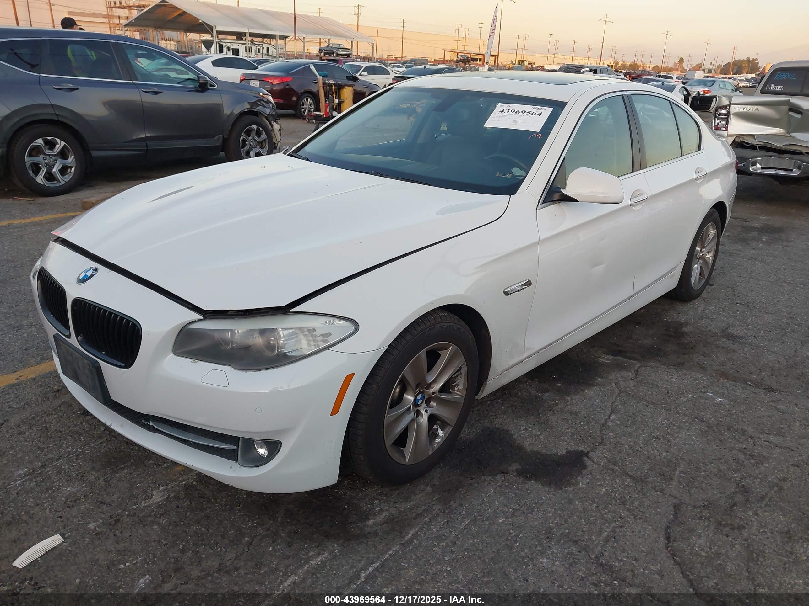 BMW 528I image 2
