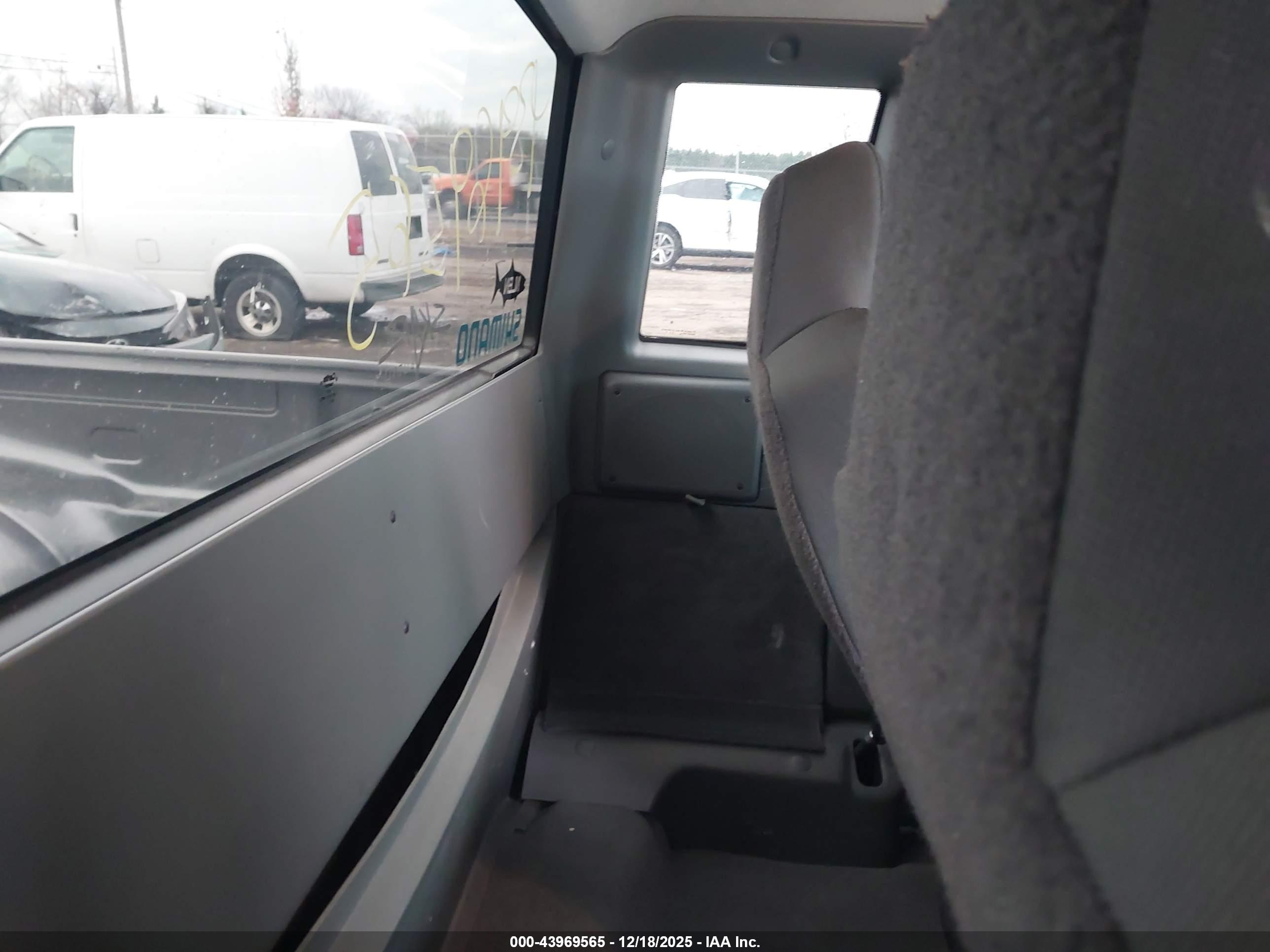 FORD RANGER image 8
