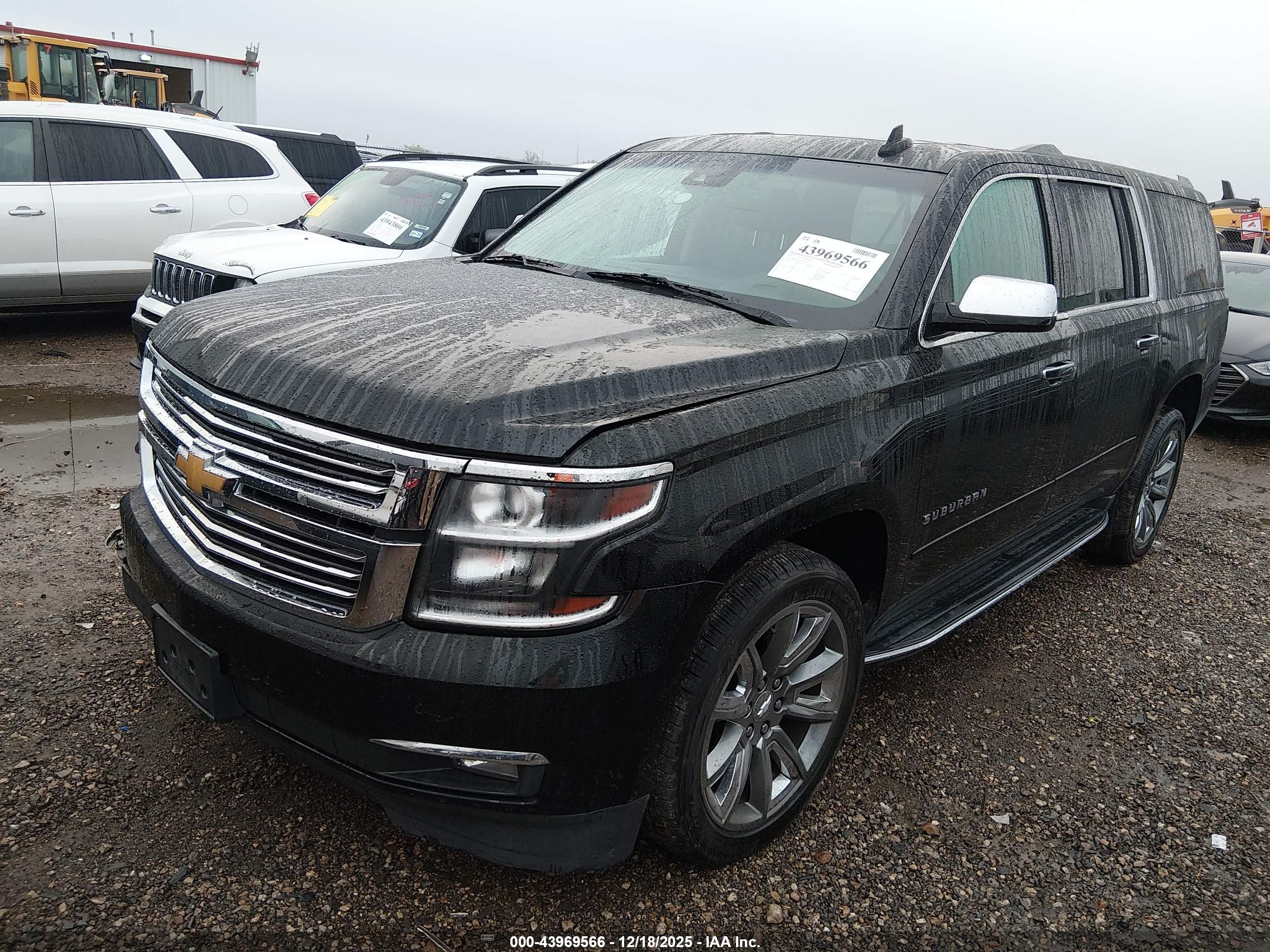 CHEVROLET SUBURBAN image 2