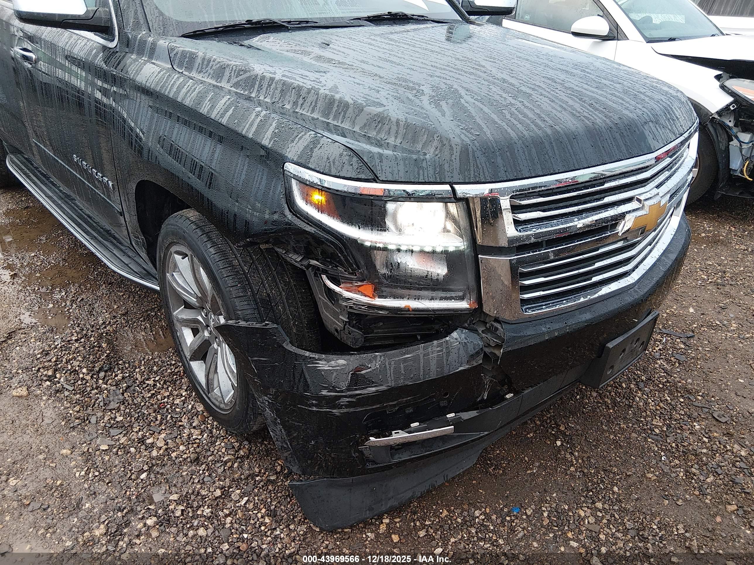 CHEVROLET SUBURBAN image 6