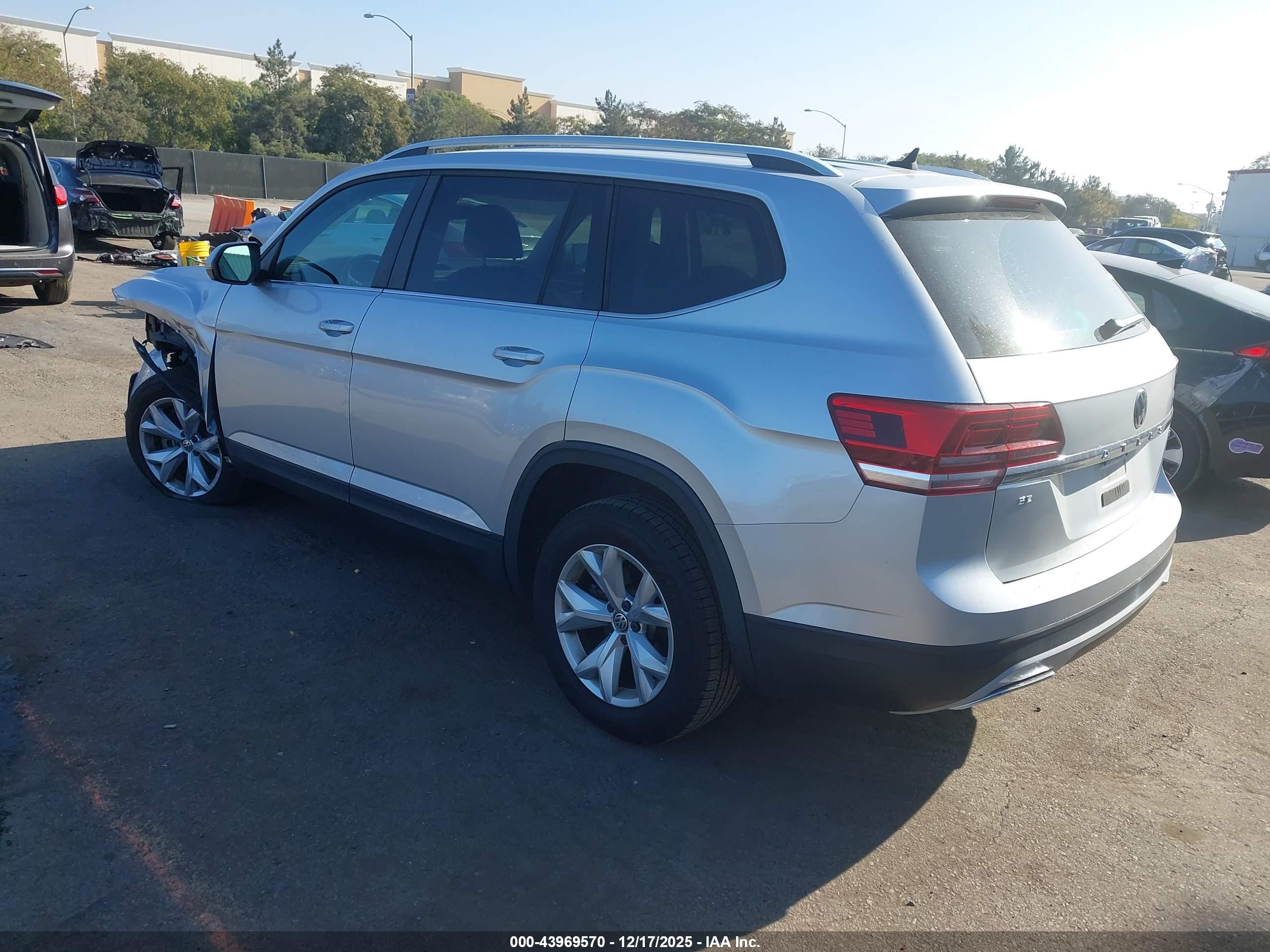 VOLKSWAGEN ATLAS image 3