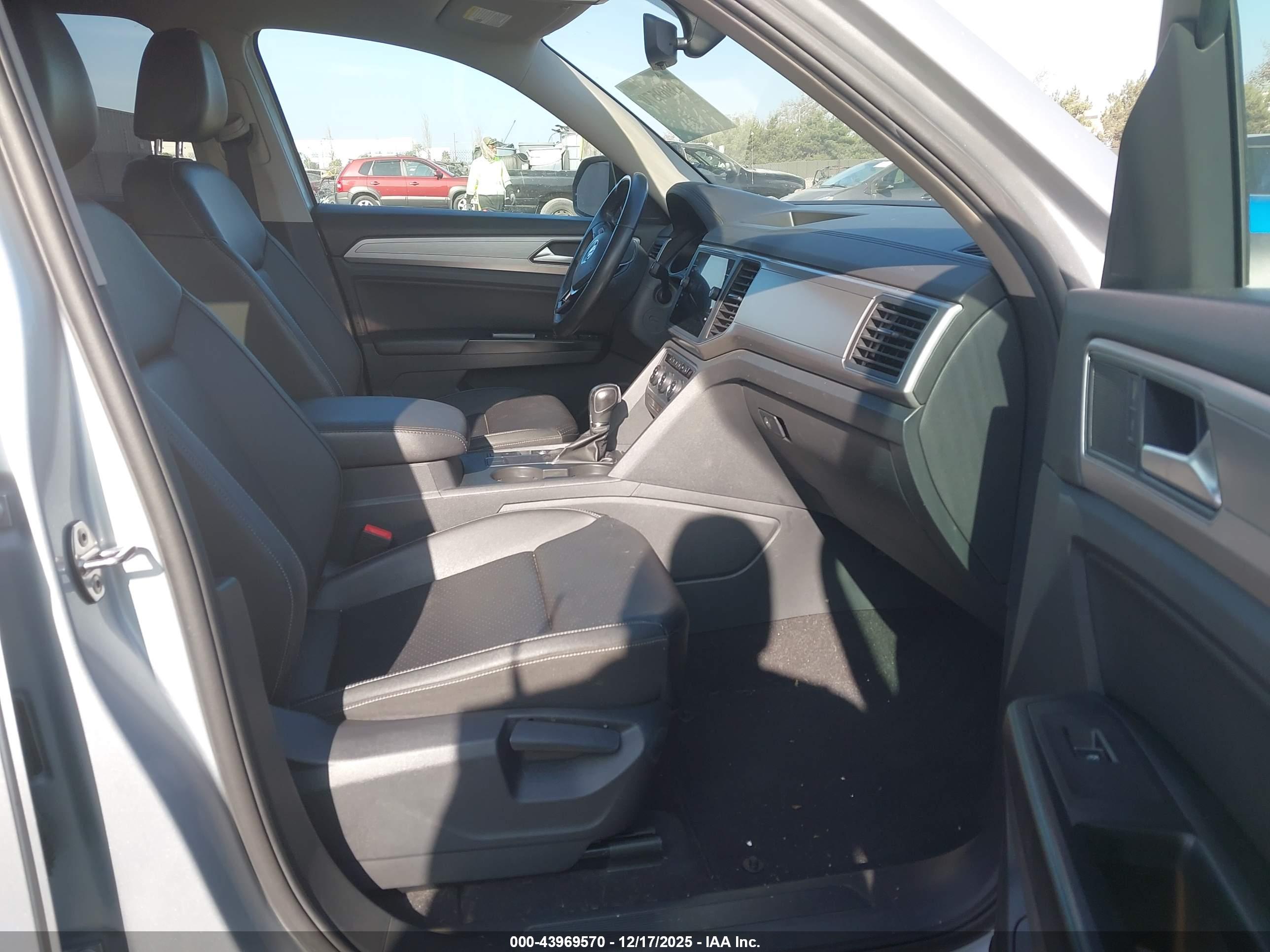 VOLKSWAGEN ATLAS image 5