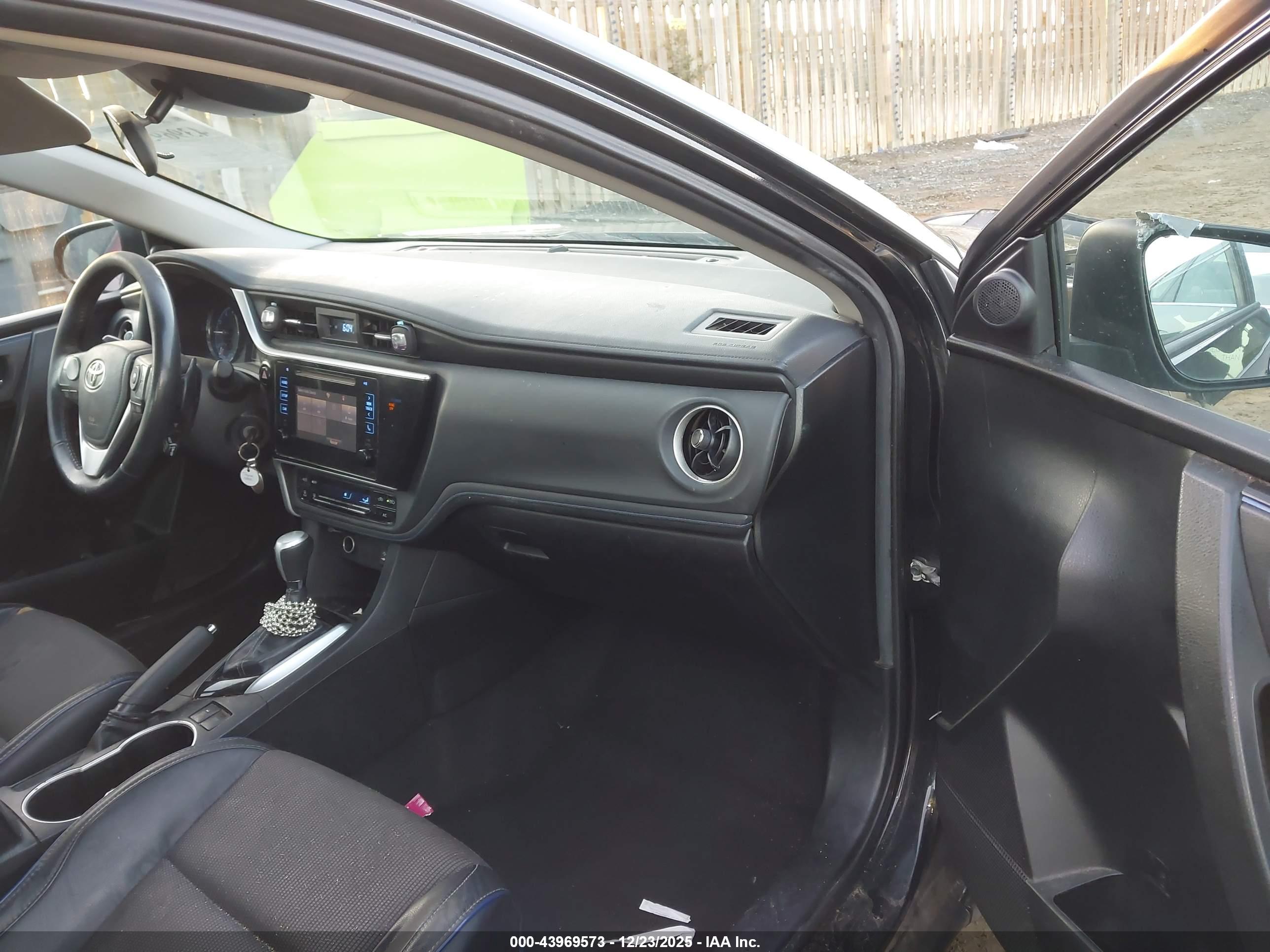 TOYOTA COROLLA image 5