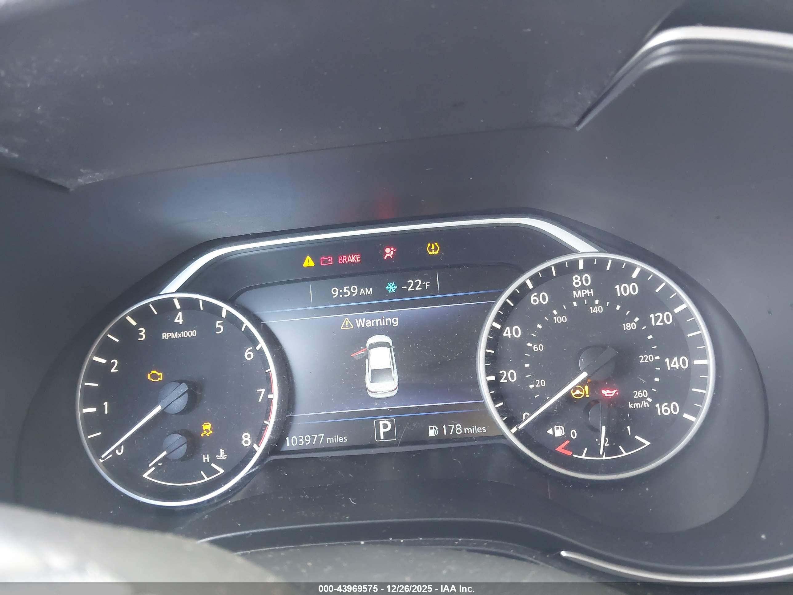 NISSAN MAXIMA image 7