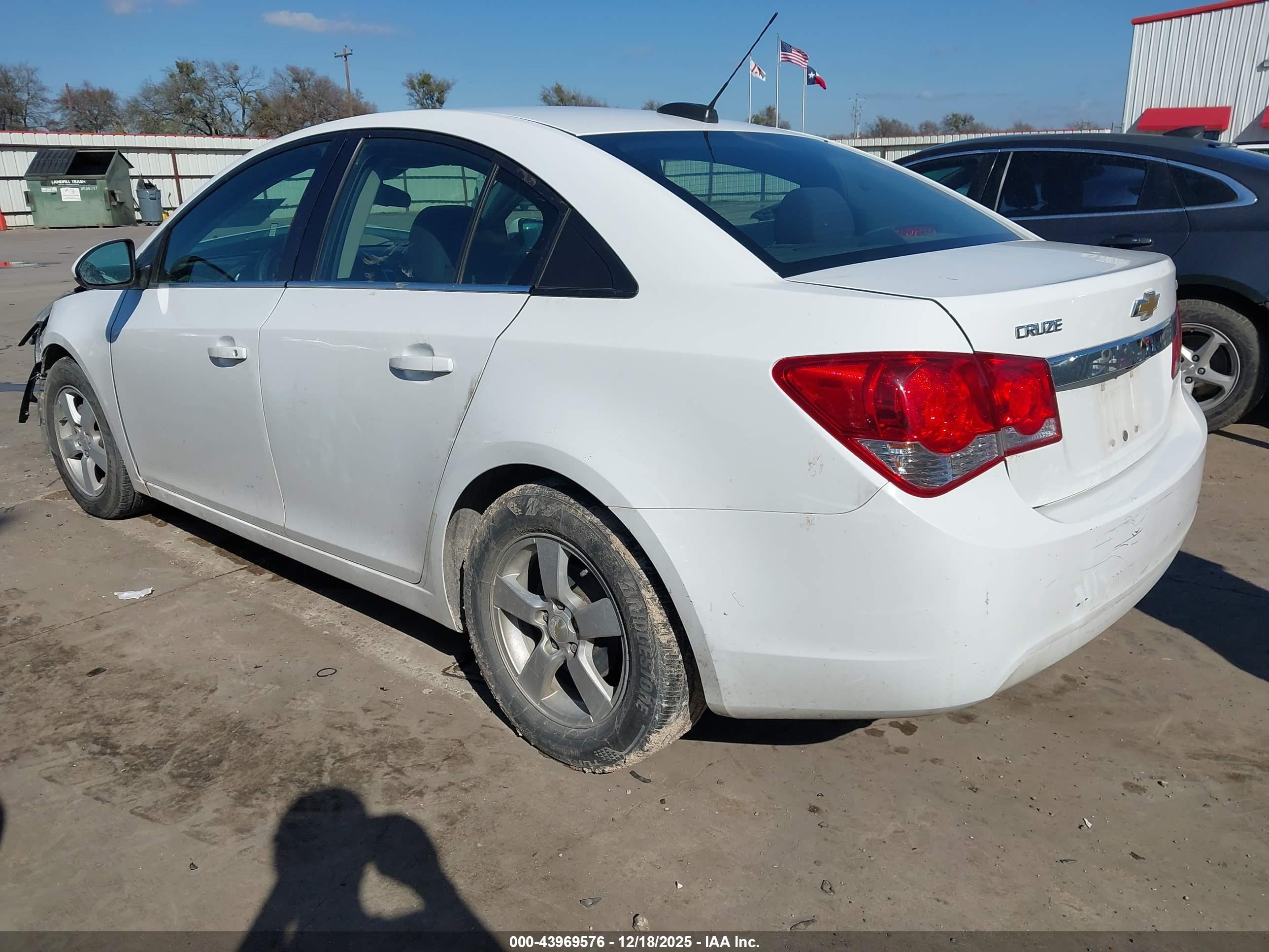 CHEVROLET CRUZE image 3