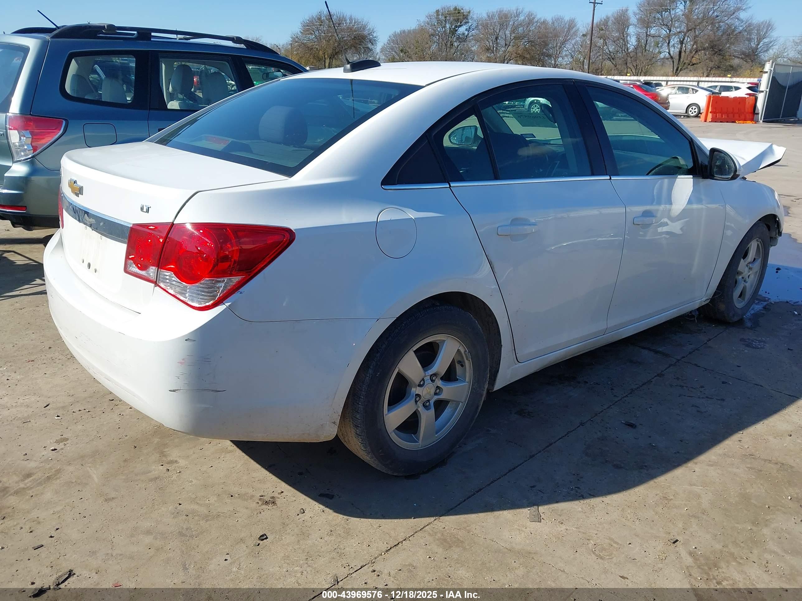 CHEVROLET CRUZE image 4