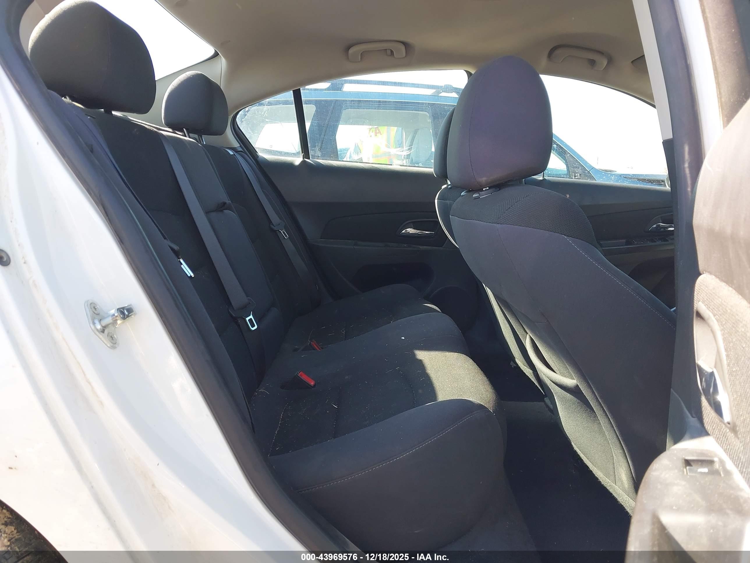 CHEVROLET CRUZE image 8