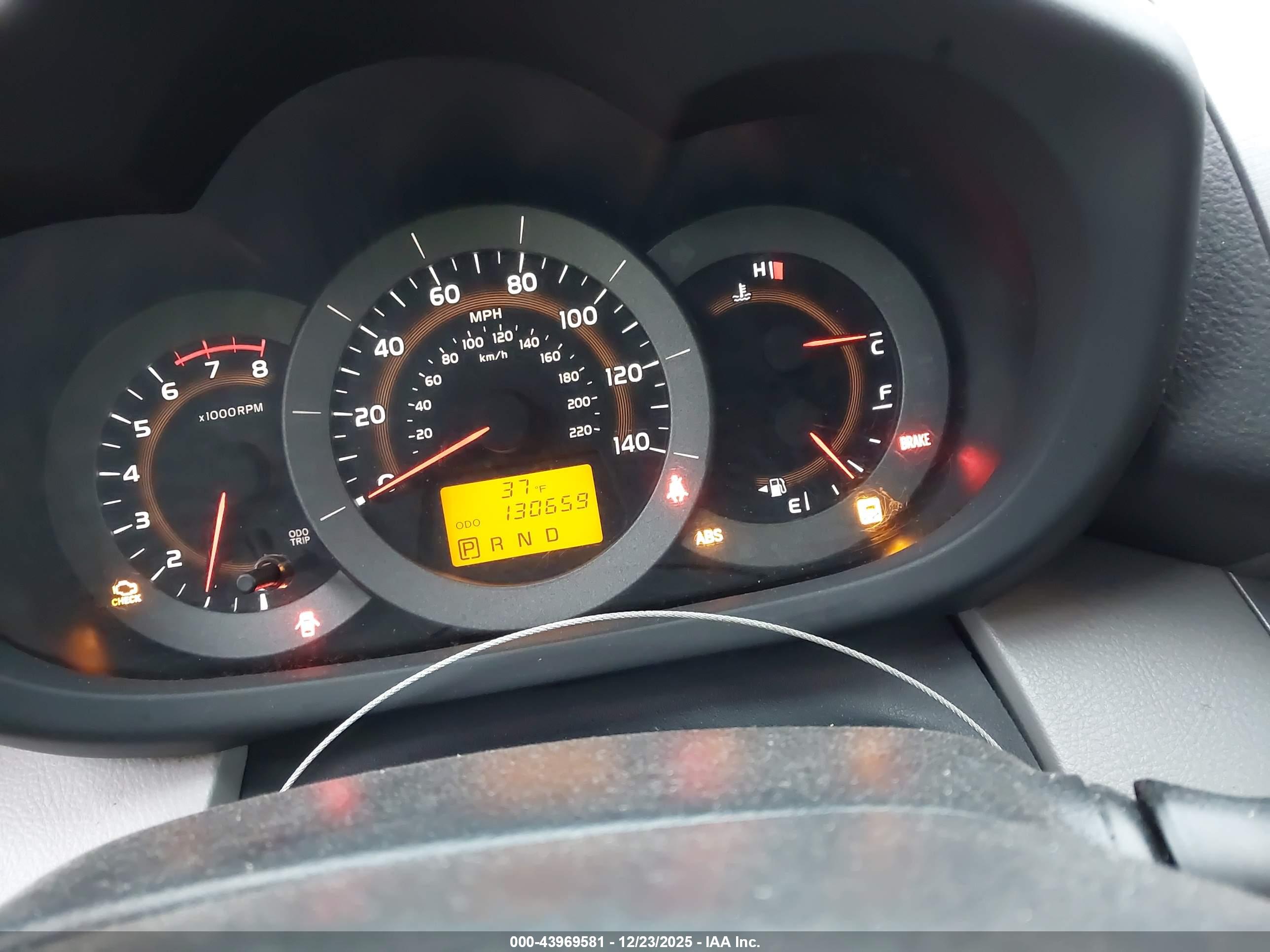 TOYOTA RAV4 image 7