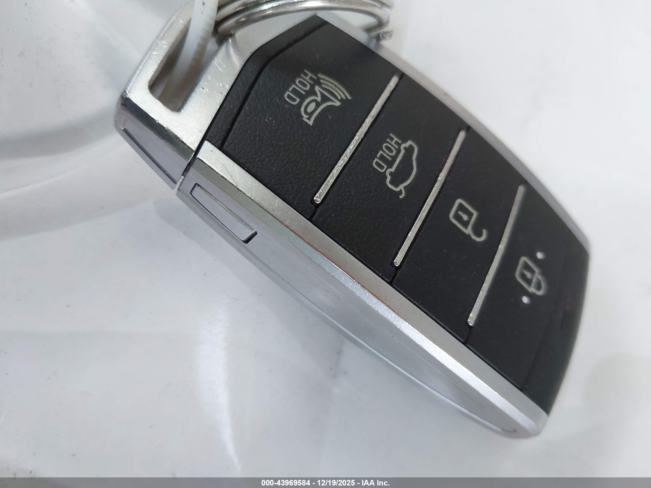 GENESIS G80 image 11