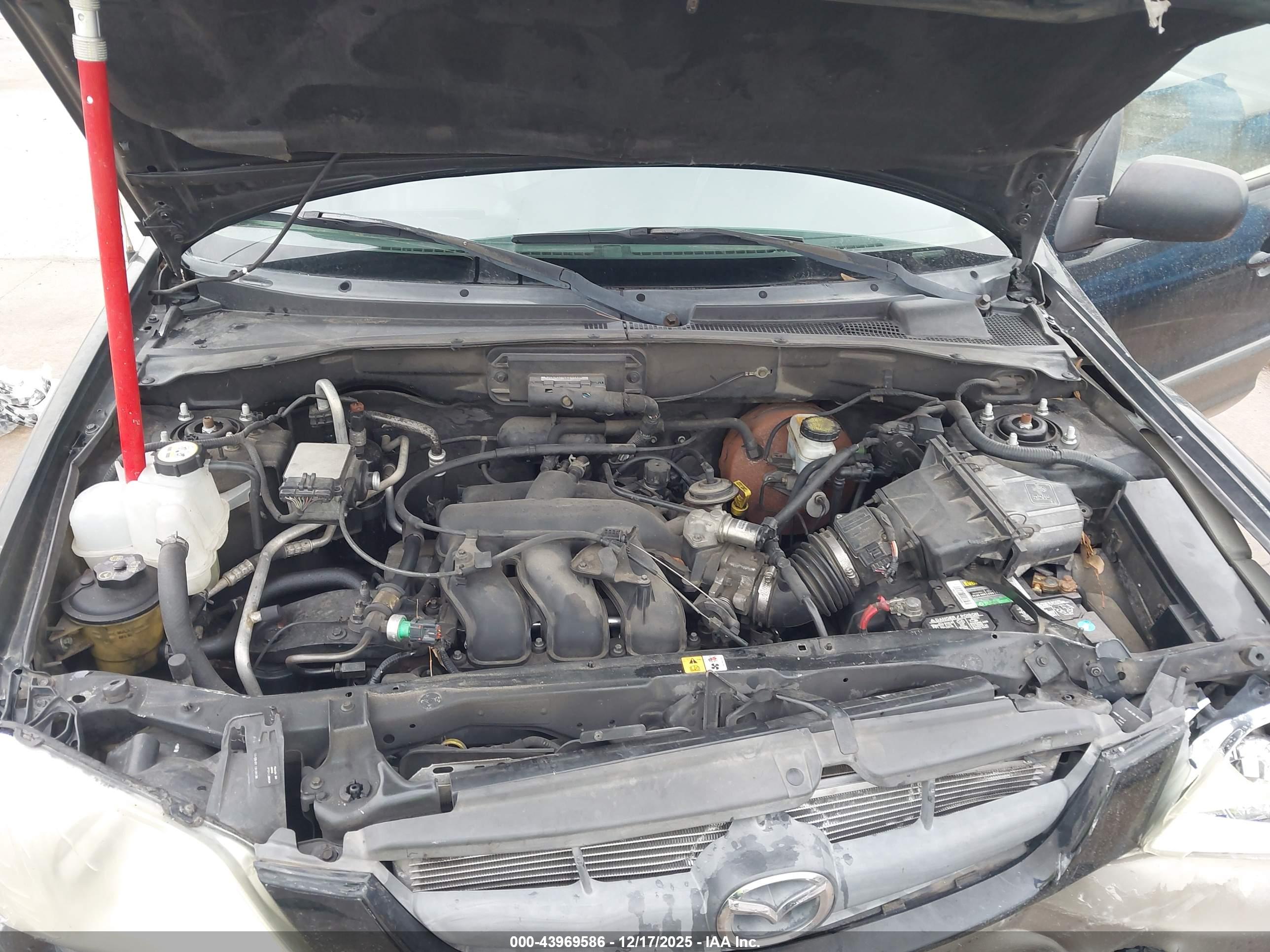 MAZDA TRIBUTE image 10