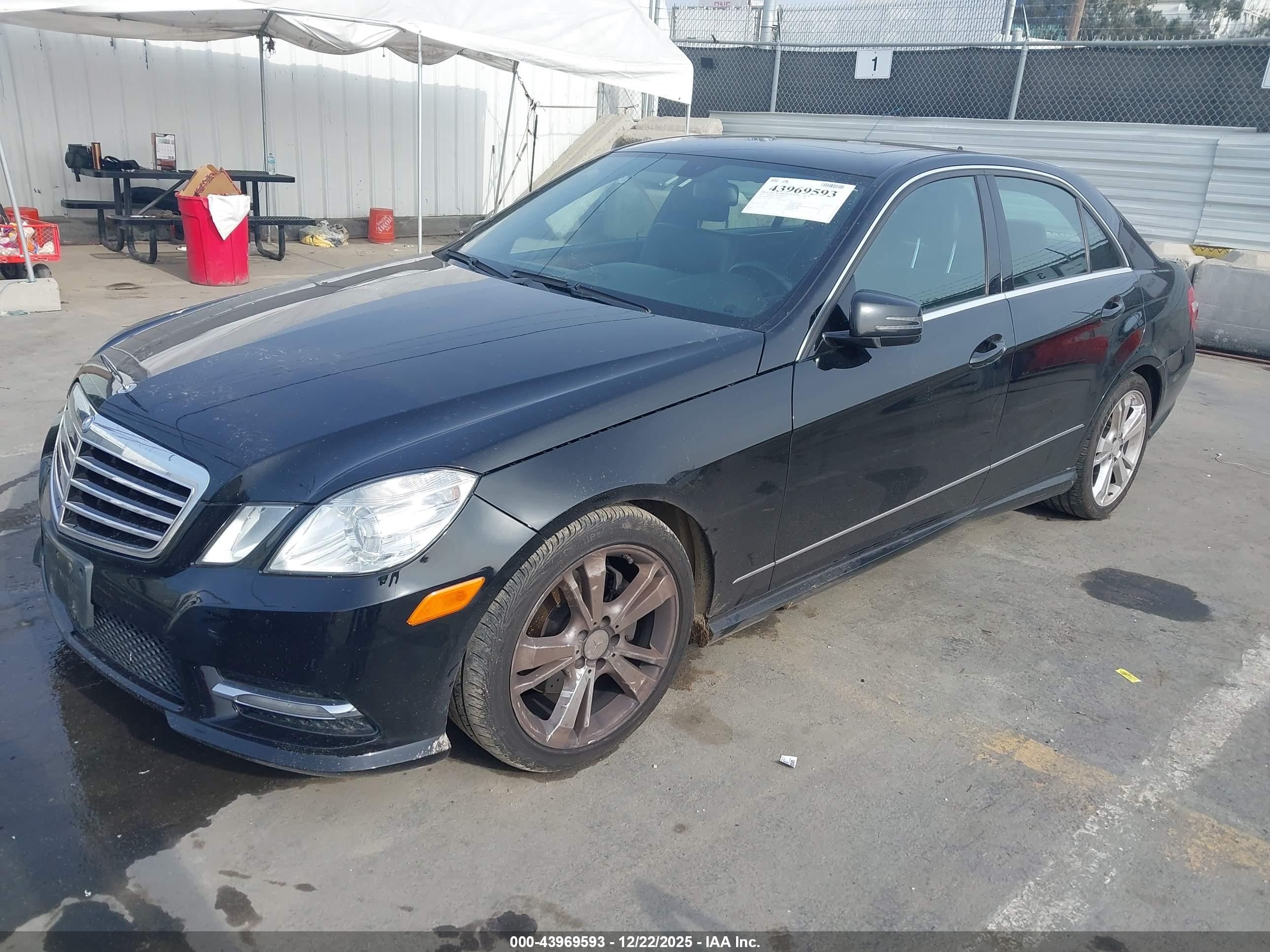 MERCEDES-BENZ E image 2