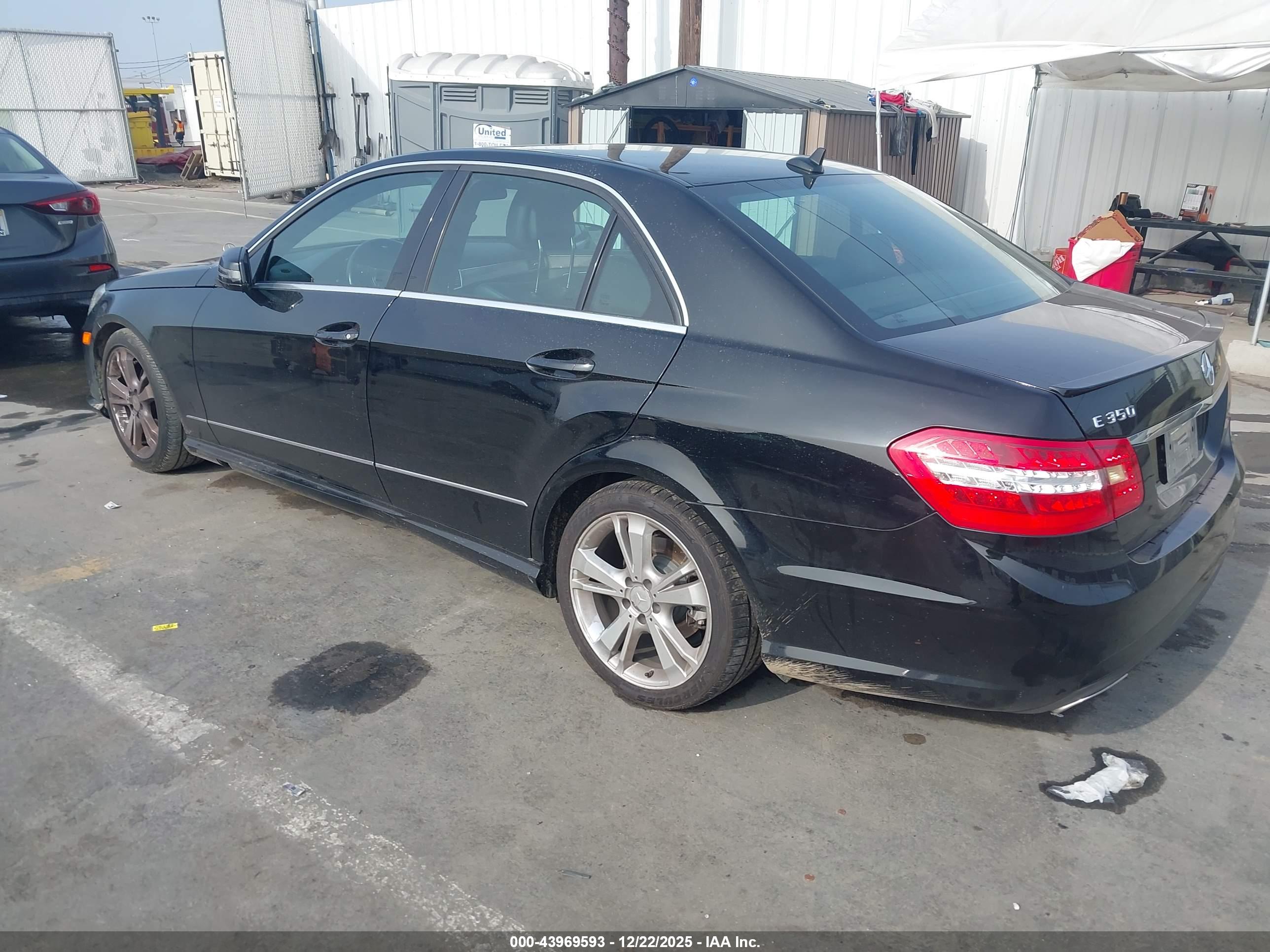 MERCEDES-BENZ E image 3