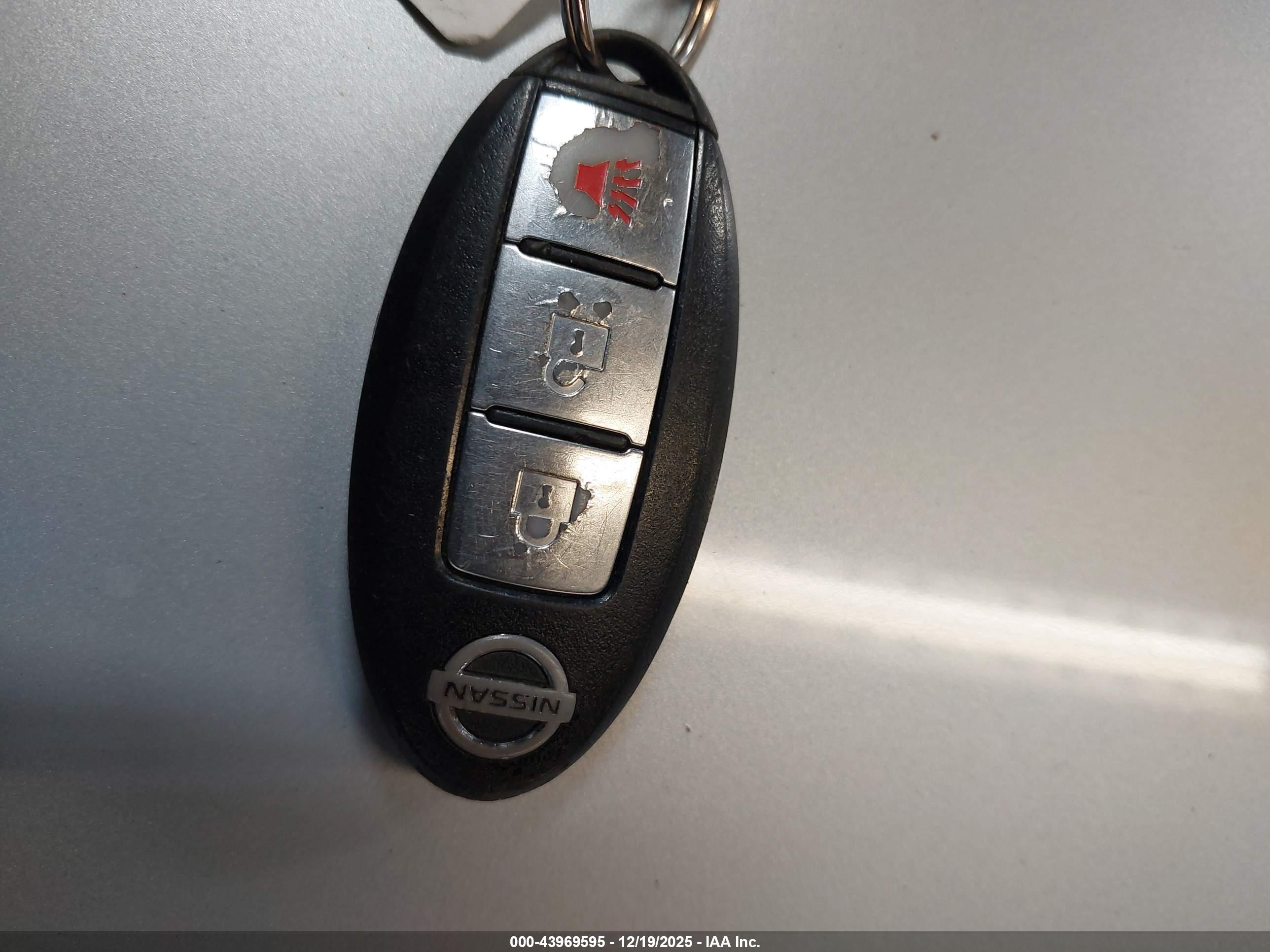 NISSAN ROGUE image 11