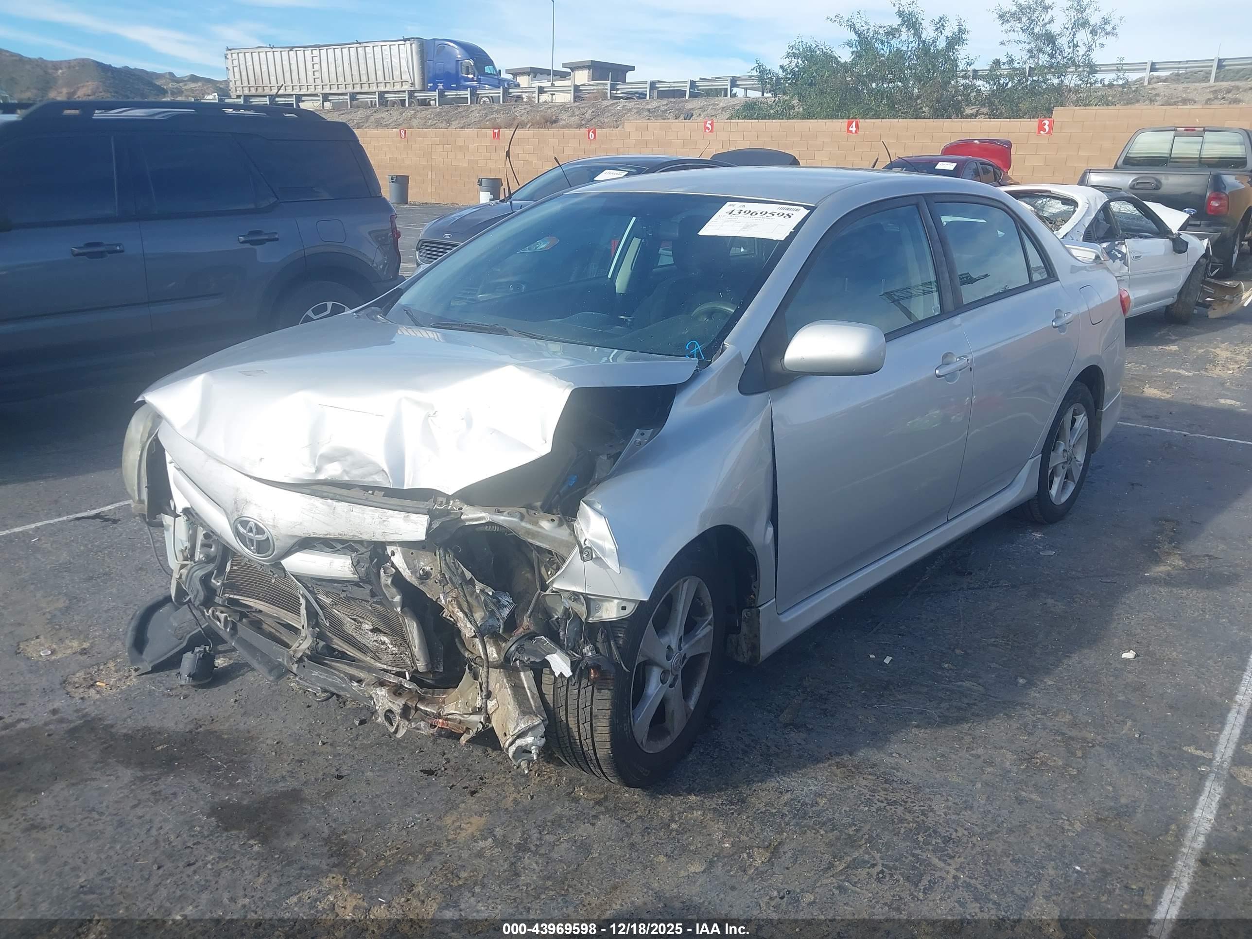 TOYOTA COROLLA image 2
