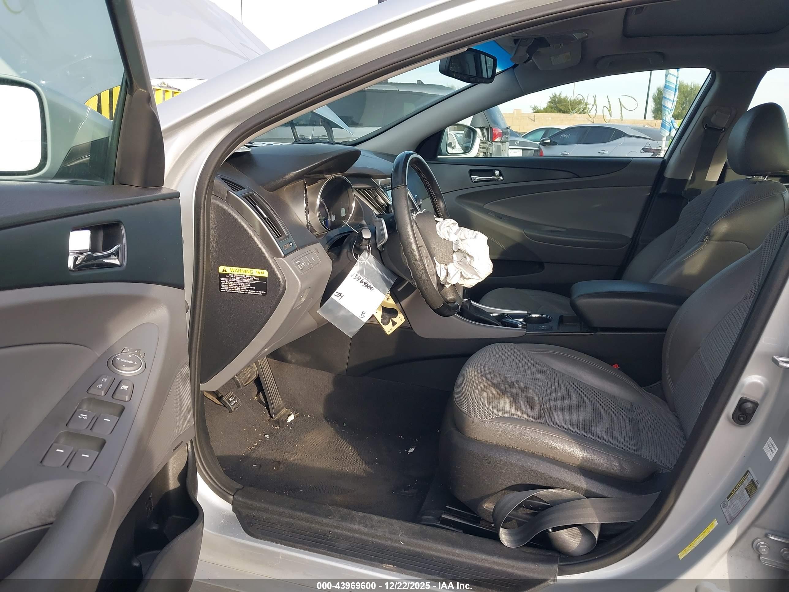 HYUNDAI SONATA image 5