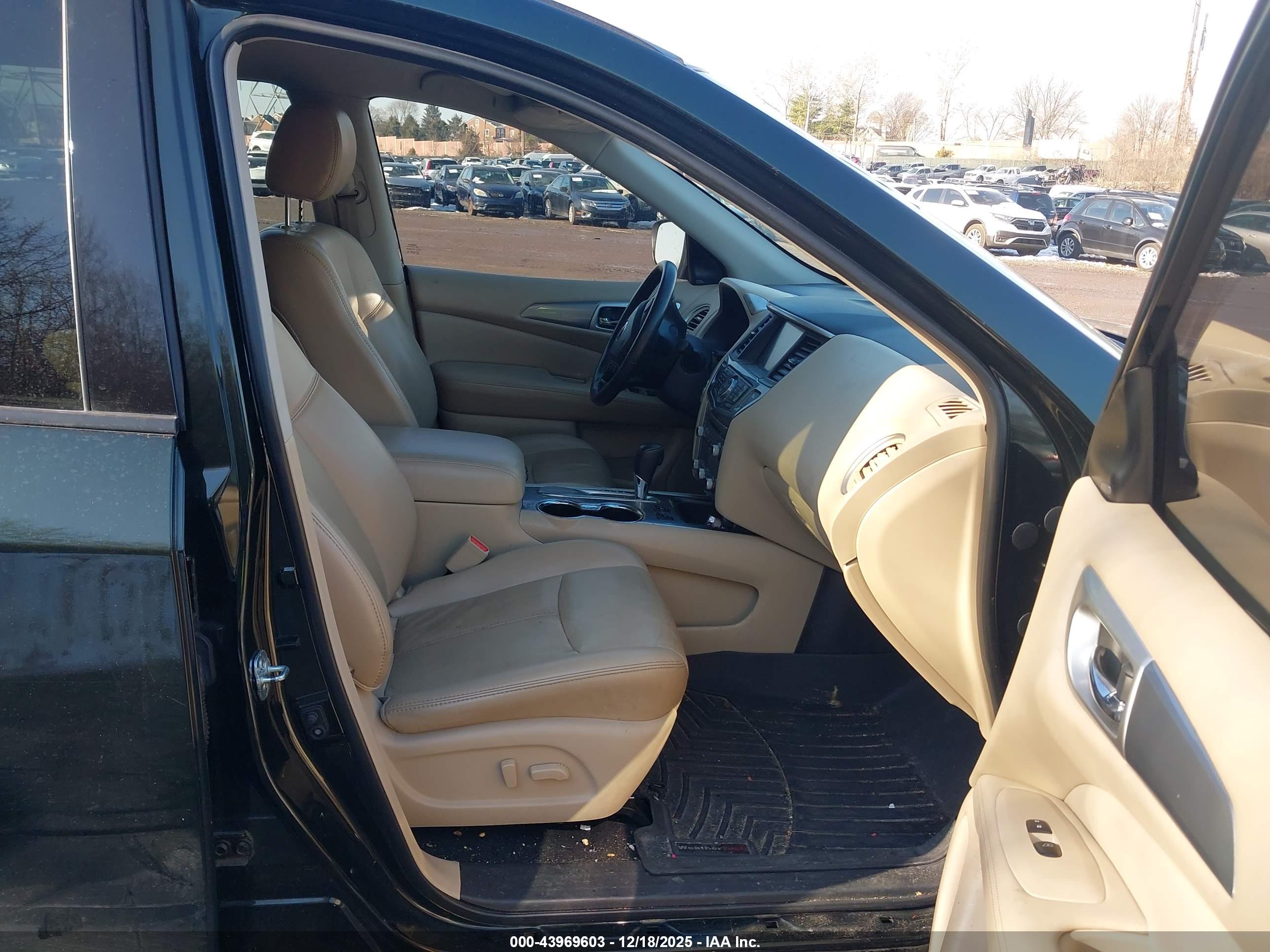 NISSAN PATHFINDER image 5