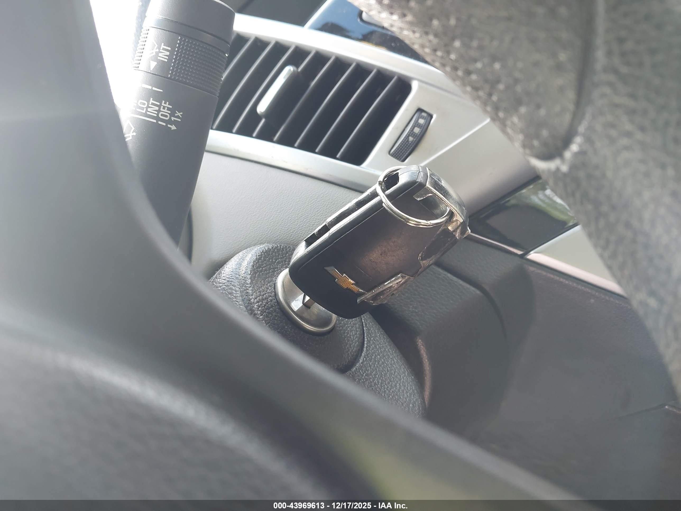 CHEVROLET CRUZE image 11