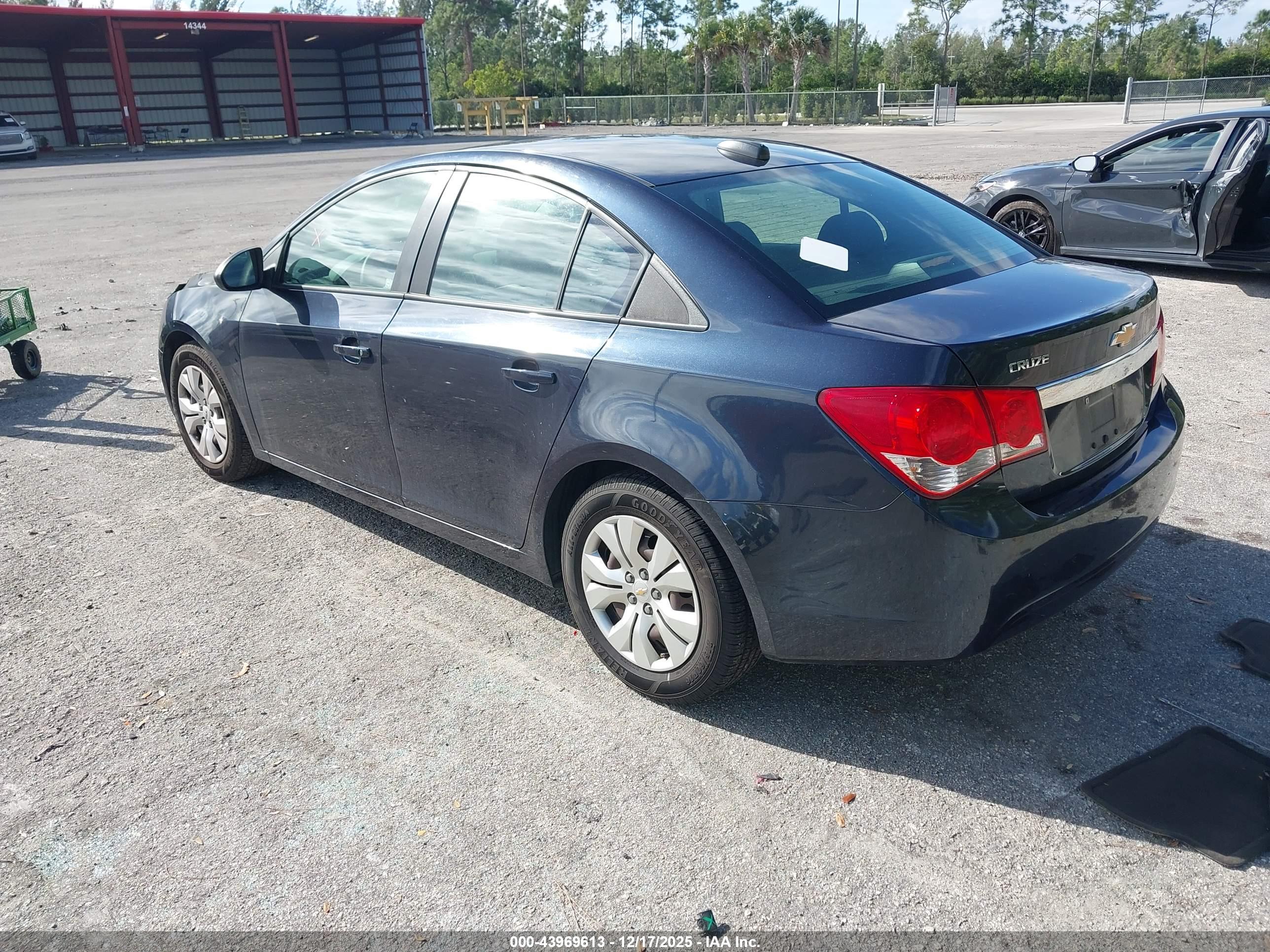 CHEVROLET CRUZE image 3