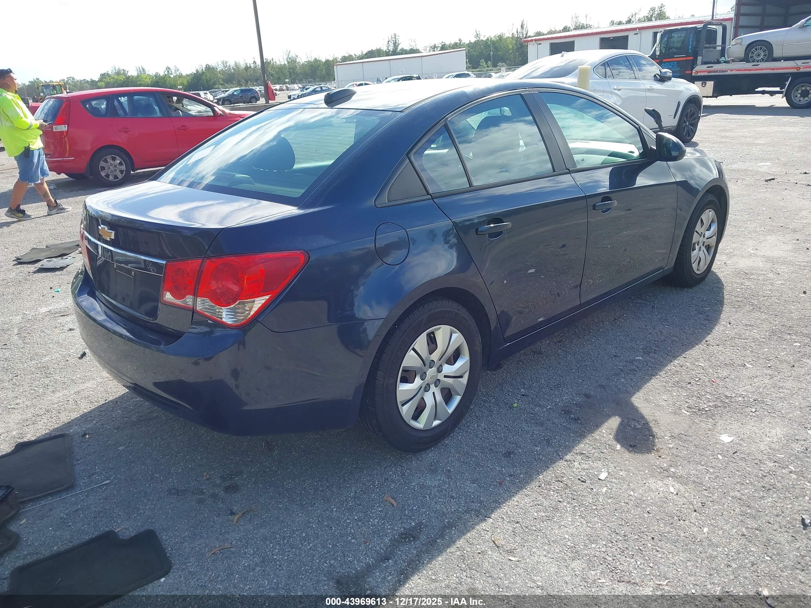 CHEVROLET CRUZE image 4