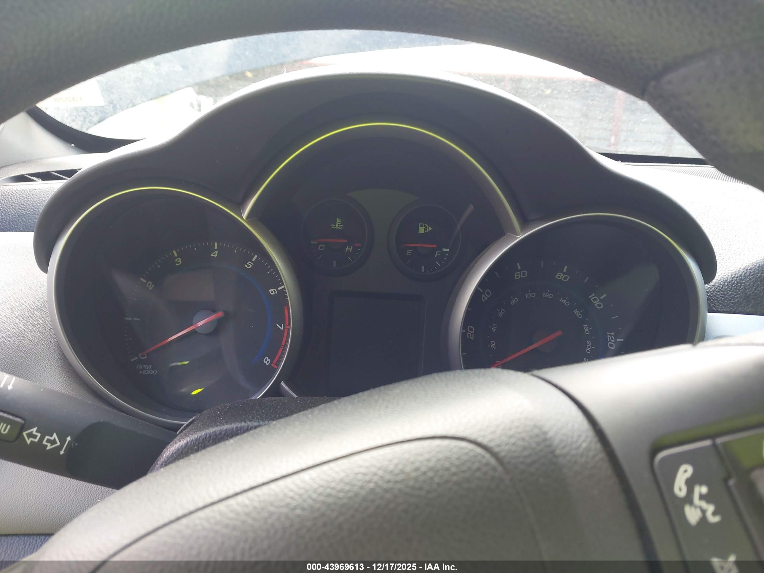 CHEVROLET CRUZE image 7