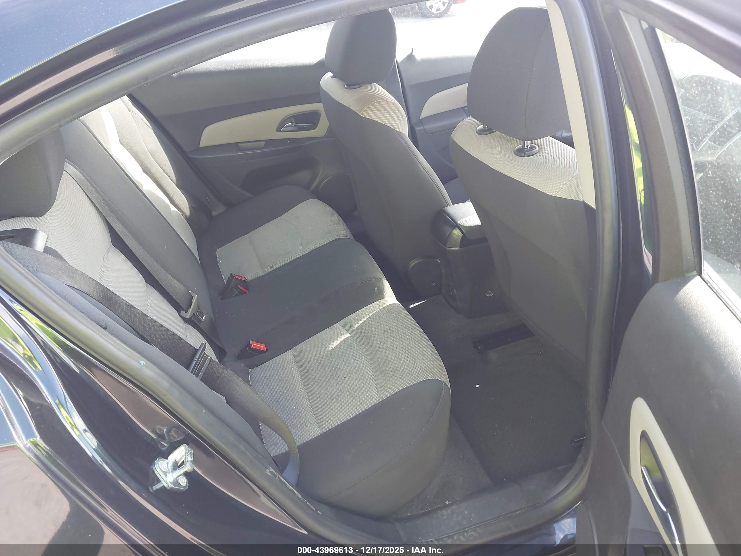 CHEVROLET CRUZE image 8